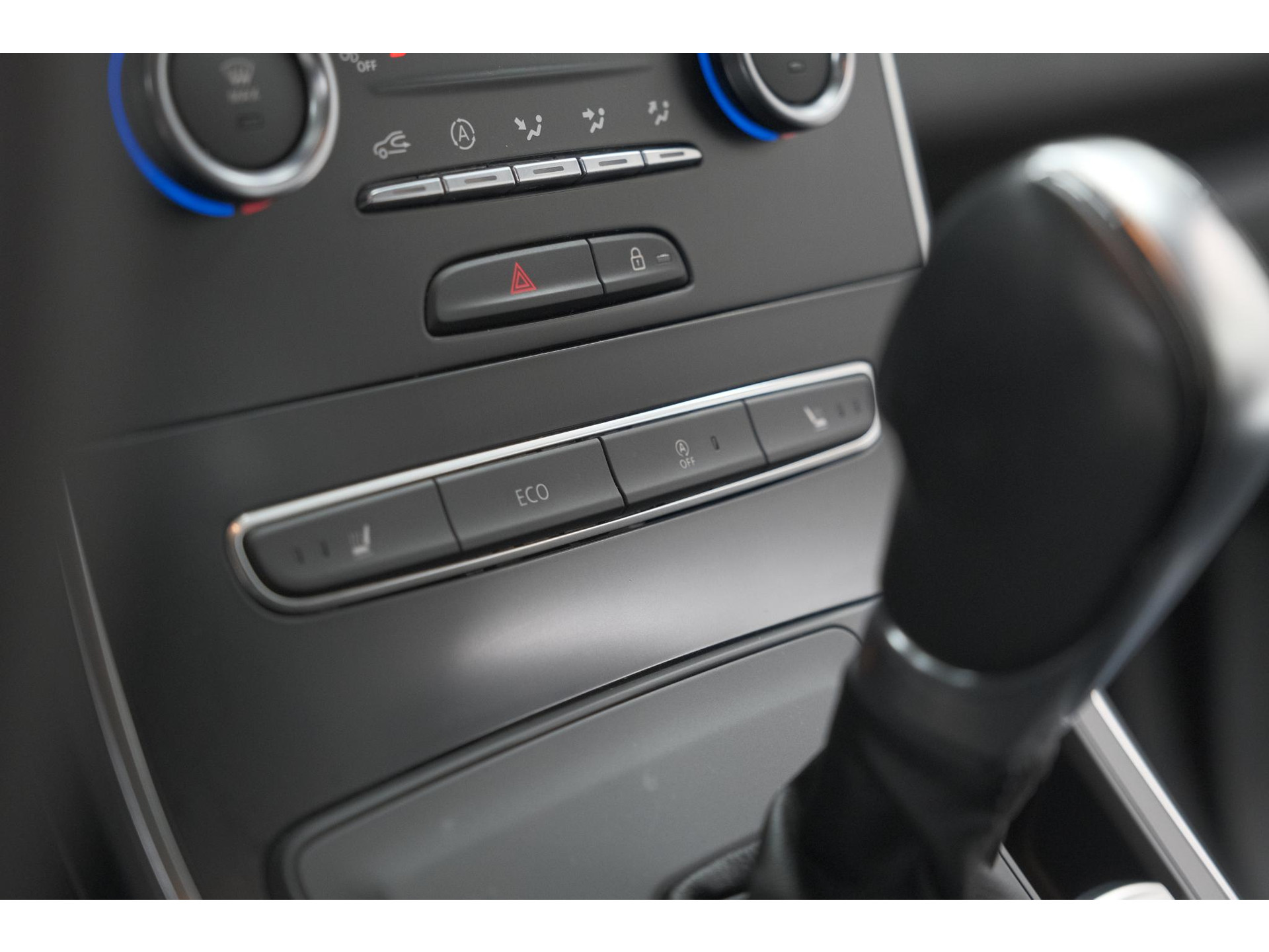 Renault Scénic TCe 140 EDC Limited | Camera | Stoelverwarming | Navigatie | Apple Carplay