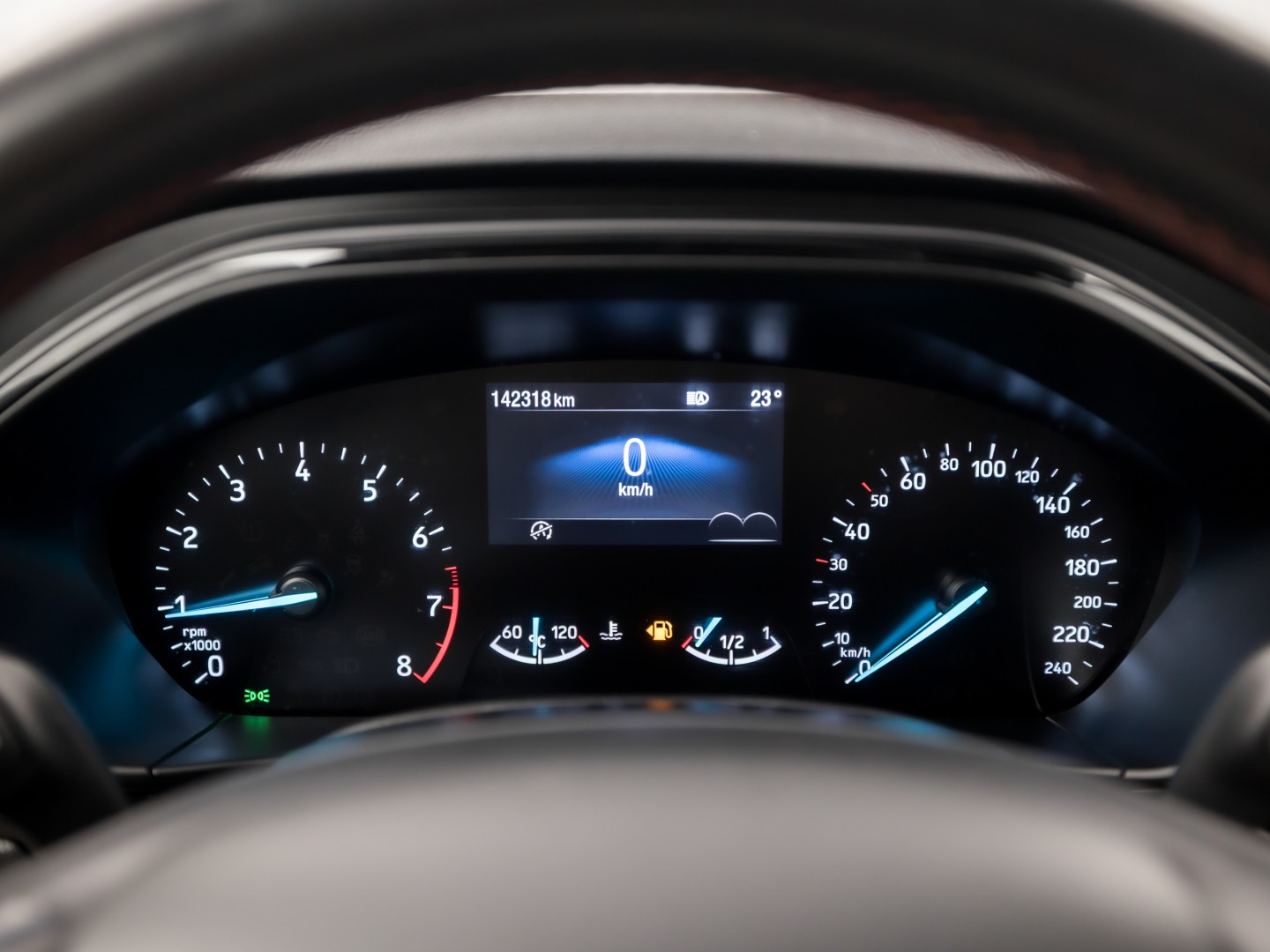 Ford Focus Wagon 1.0 EcoBoost ST Line Sport 125PK (APPLE CARPLAY, GROOT NAVI, STUUR/STOELVERWARMING, GETINT GLAS, CAMERA, ADAPTIVE CRUISE, SPORTSTOELEN, KEYLESS, LANE ASSIST, NIEUWSTAAT)