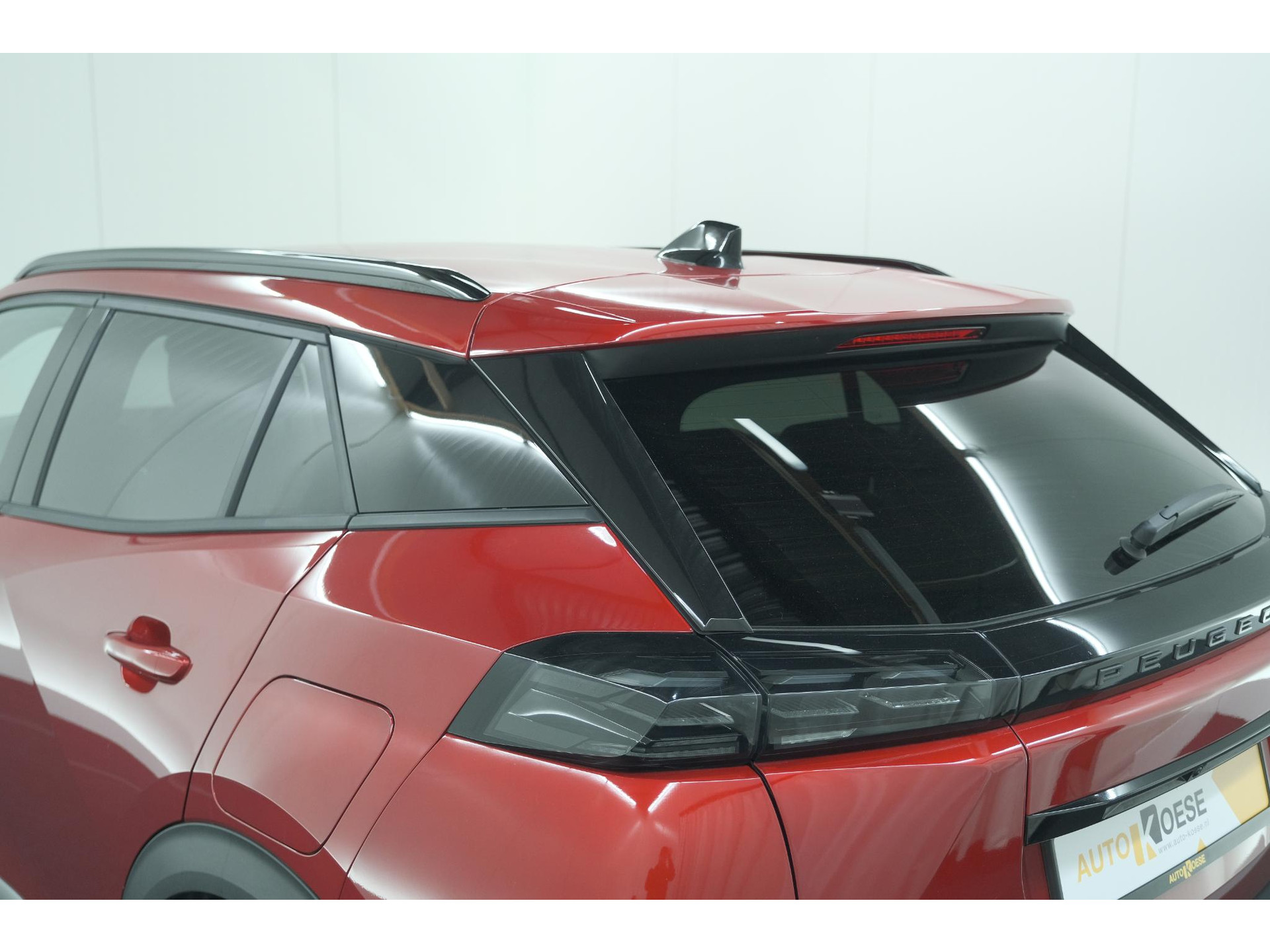 Peugeot 2008 1.2 Hybrid 145 Allure | 360 Camera | Adaptieve Cruise Control | Dodehoekdetectie | Apple Carplay