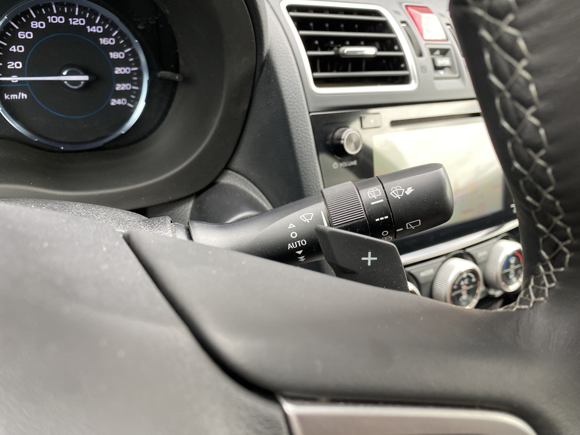 Subaru Forester 2.0 AWD Premium 150 pk AUT. | 1e eigenaar | dealer onderhouden | navigatie | leder interieur | panoramadak | keyless