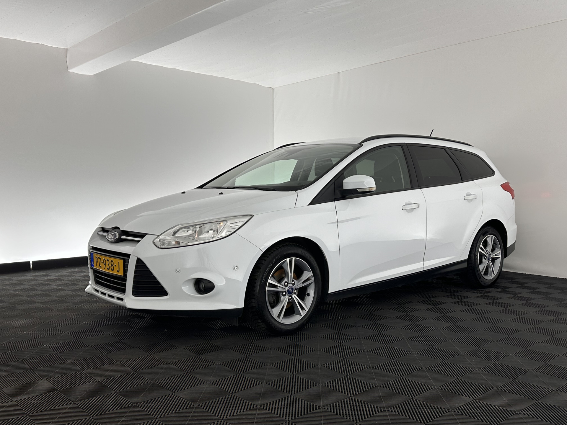Ford Focus Wagon 1.0 EcoBoost Titanium MOTOR DEFECT !!!*NAVI-FULLMAP | COMFORT-SEATS | ECC | PDC | CRUISE | PARKPILOT | HEATED-SEATS | 16''ALU*