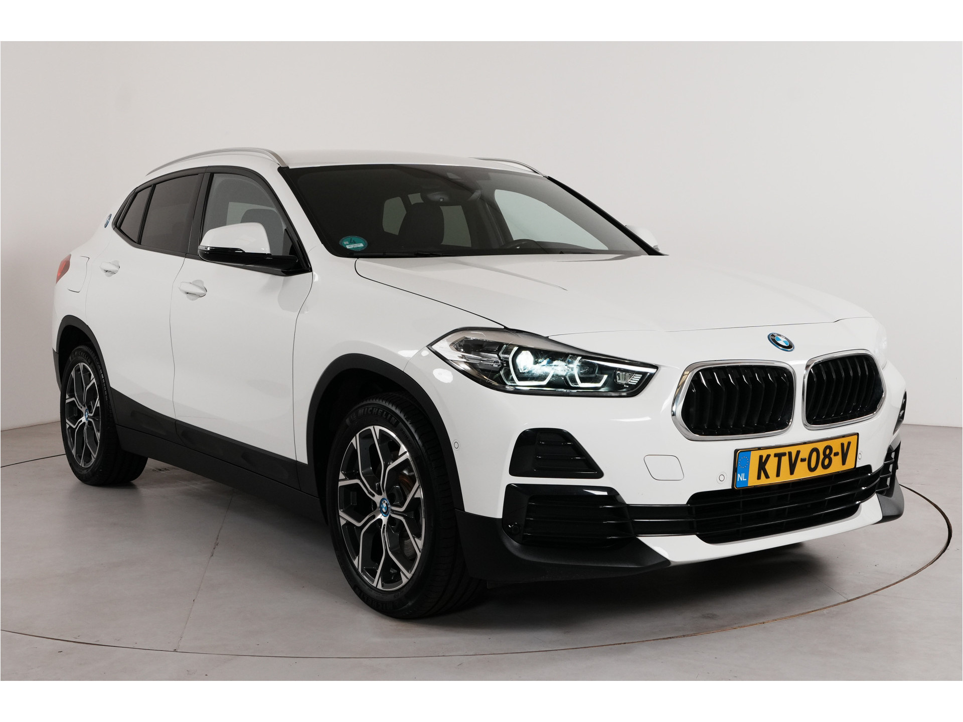 BMW X2 xDrive25e PHEV 220 pk | SOH 92% | M Sport int. | Adaptive Cruise  | Camera |