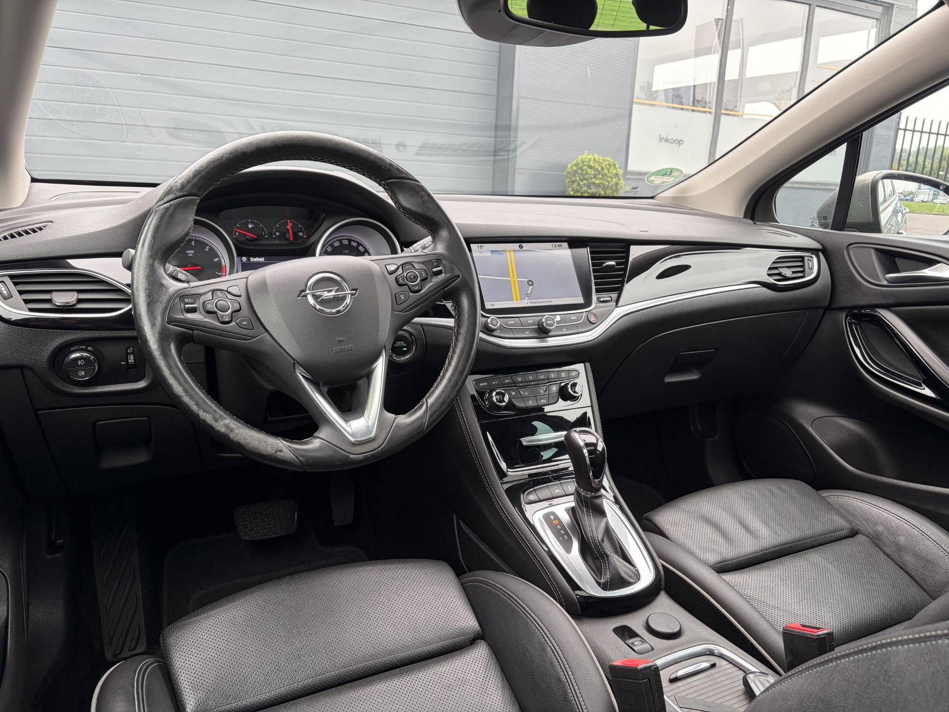Opel Astra 1.4 Innovation ✓150pk✓Camera✓2e Eigenaar✓Carplay✓Pano✓Stoelverw✓Stuurverw✓Leder✓Navi✓Trekhaak✓Net beurt gehad✓Automaat✓Keyless✓Clima✓Cruise✓Pdc V+A✓105pk✓N.A.P✓17''Lm velgen✓Rijstrooksensor✓Apk tot 09-2027