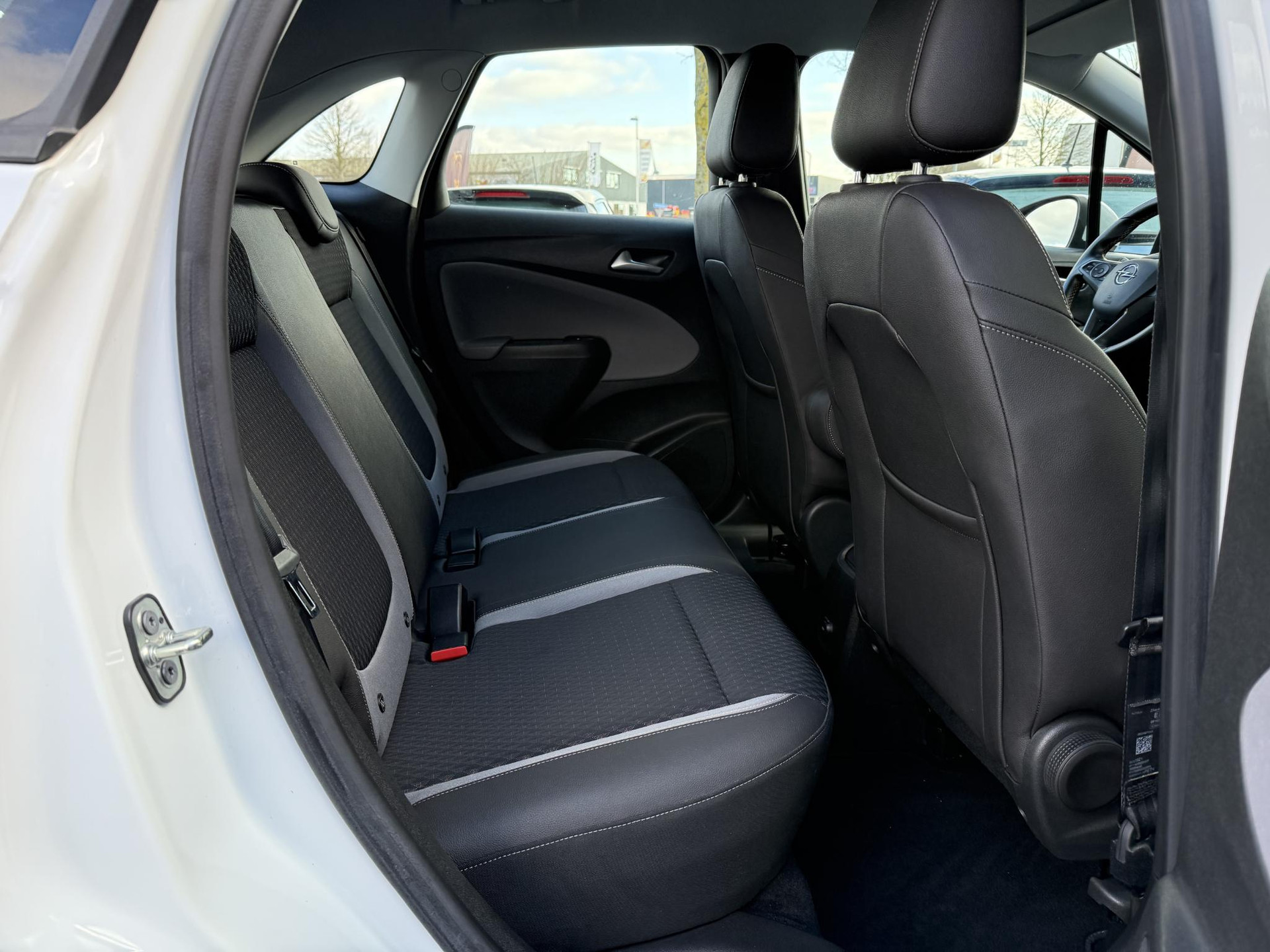 Opel Crossland X 1.2 Turbo Innovation 2e Eigenaar,110pk,Navi,Trekhaak,Pdc,Dealer Onderhouden,N.A.P,Weinig km,Apk tot 07-2027