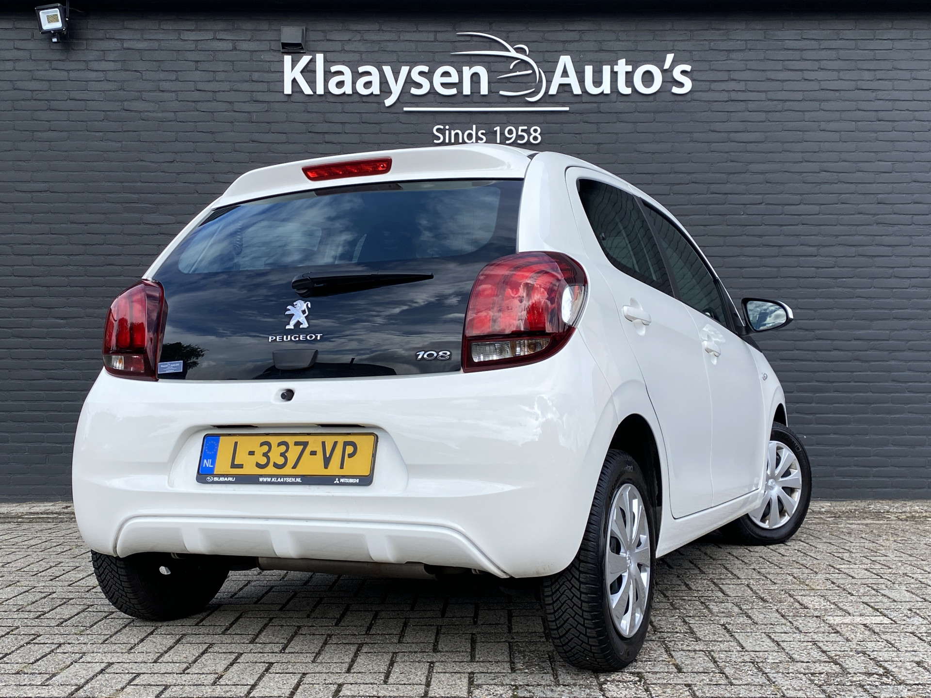 Peugeot 108 1.0 e-VTi Active | 1e eigenaar | airco | bluetooth | all season banden | tom tom navigatie | led verl.