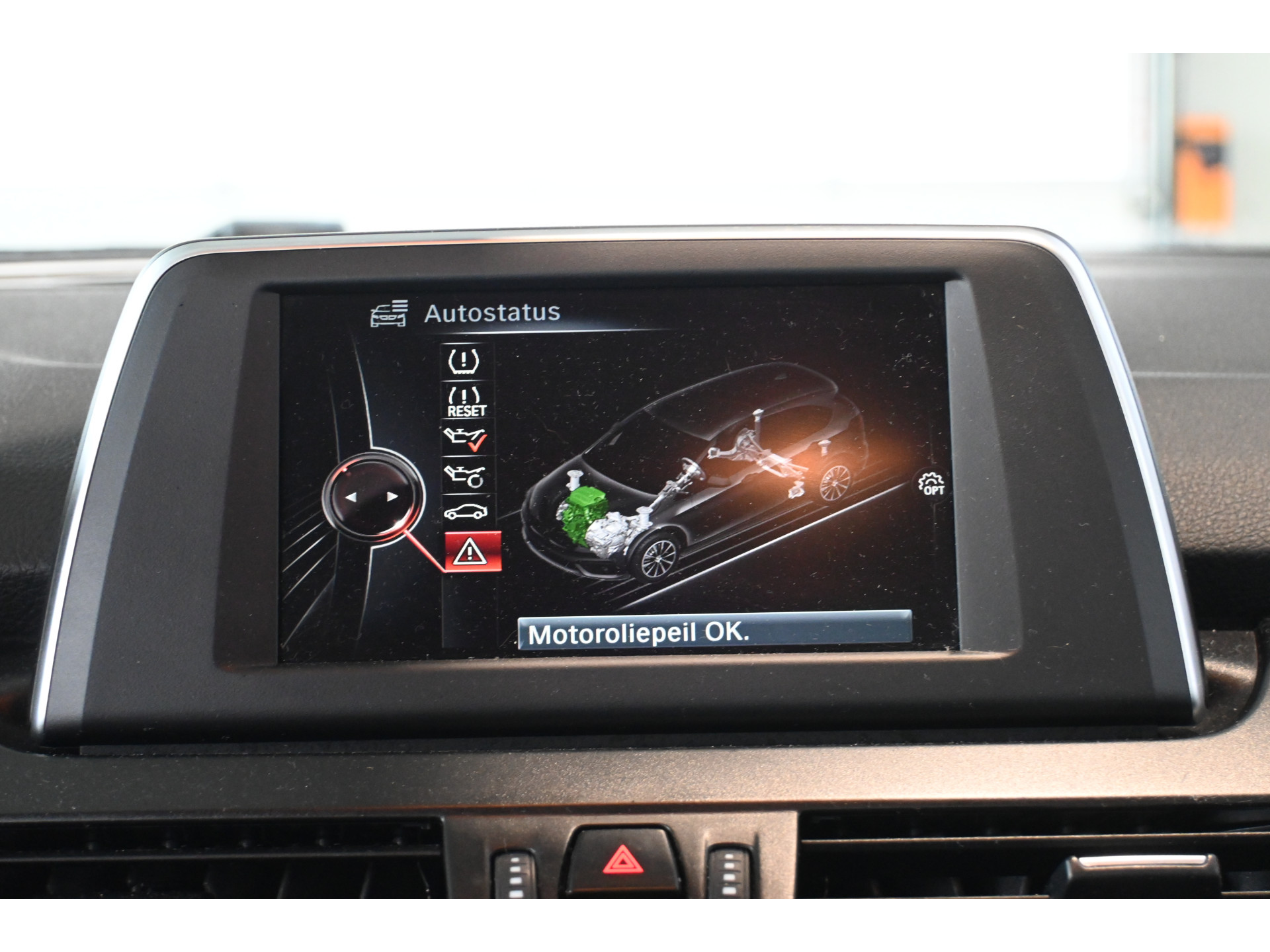 BMW 2-serie Active Tourer 218i Airco Trekhaak LED Lichtmetaal Rijklaarprijs Inruil Mogelijk!