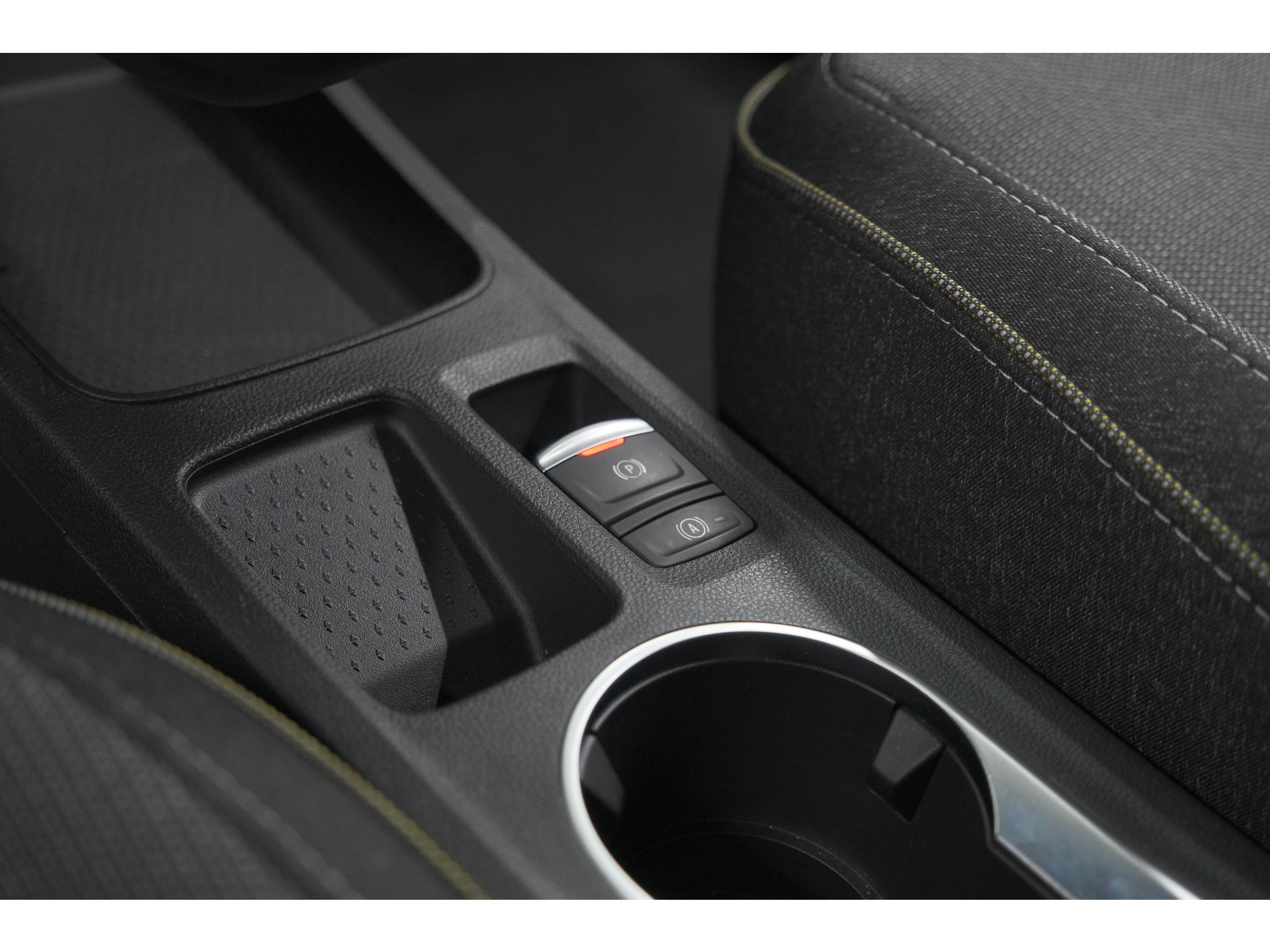 Renault Captur Mild Hybrid 160 EDC Techno | Pack Winter | Camera | Adaptieve Cruise Control | Apple Carplay