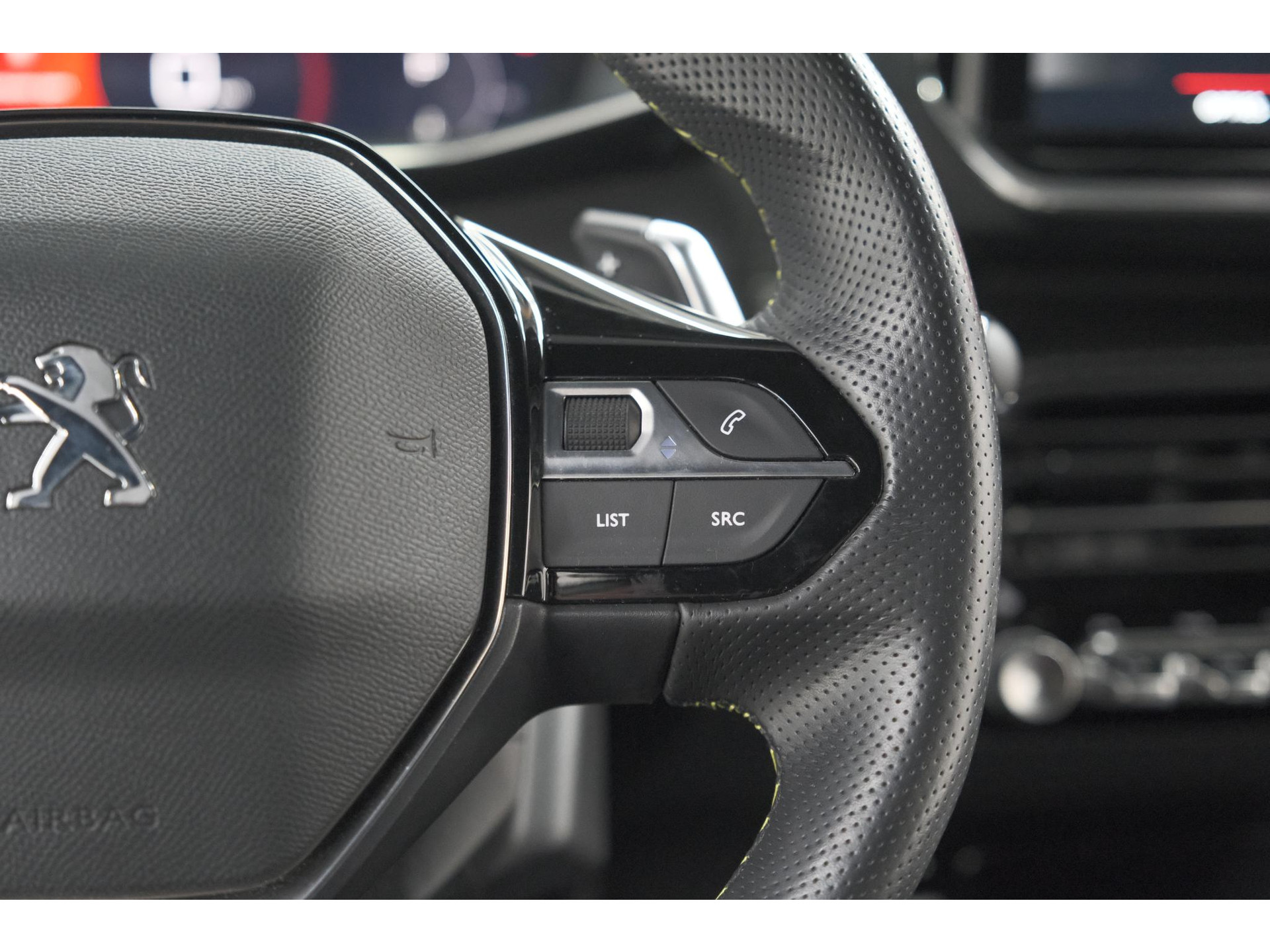 Peugeot 208 PureTech 130 EAT8 GT | Panoramadak | Camera | Apple Carplay | Stoelverwarming