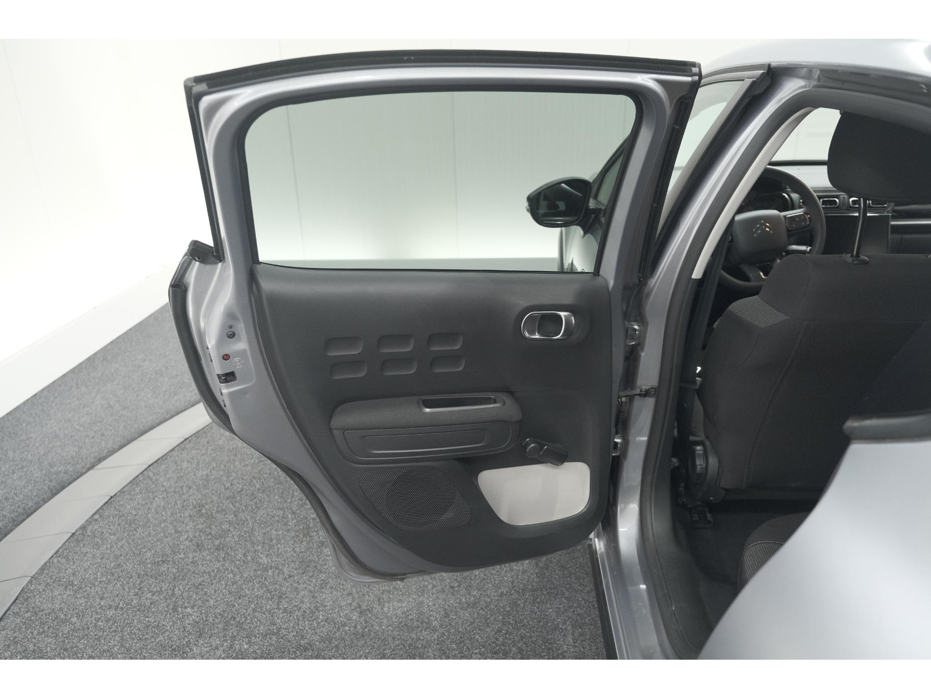 Citroen C3 PureTech 110 EAT6 Max | Apple Carplay | Parkeersensoren | Climate Control | 16 Inch Lichtmetalen Velgen