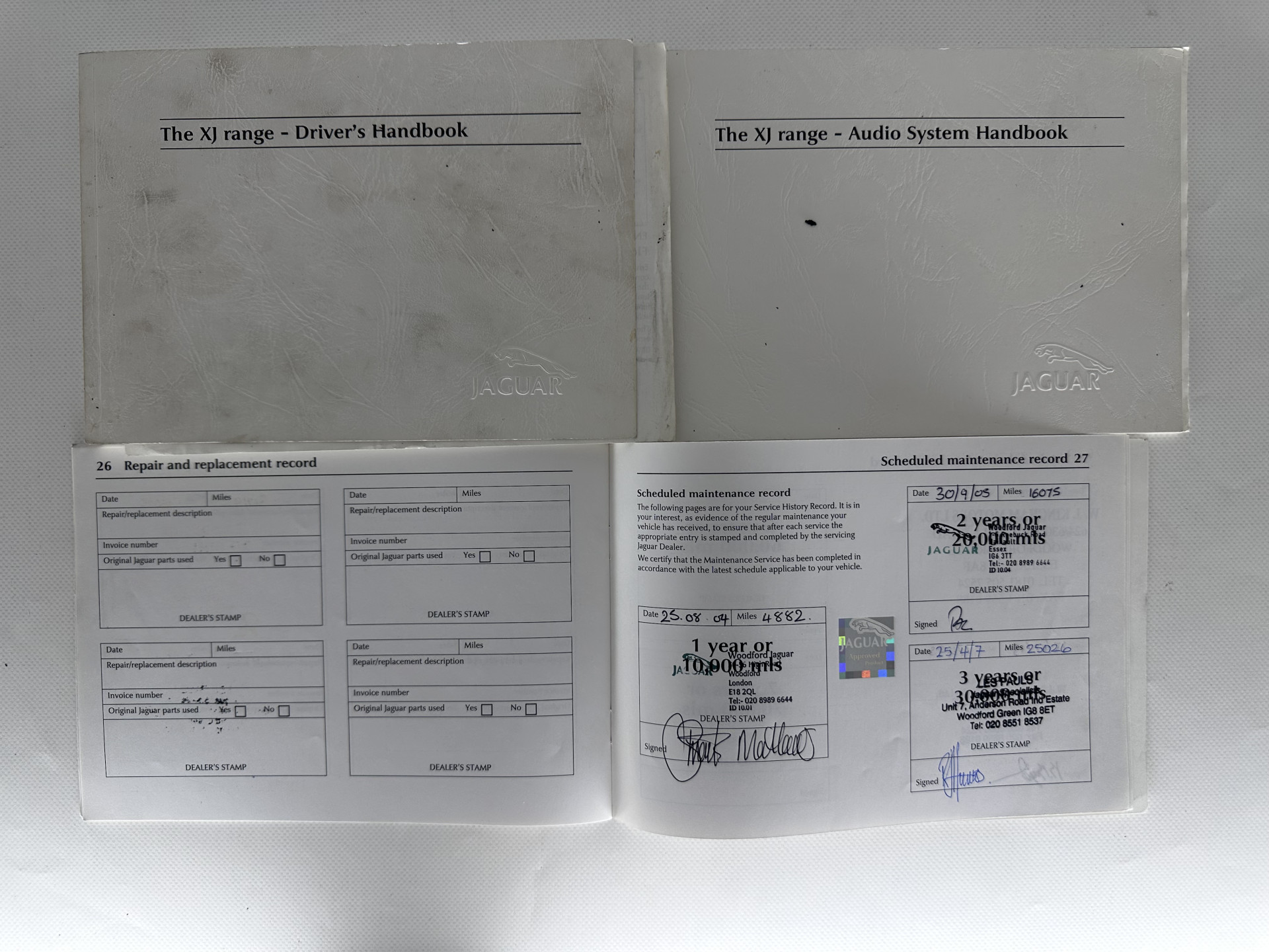 Jaguar XJ 3.5 V8 Executive [ Right-Hand-Drive ] Aut. *LEATHER | BI-XENON | ECC | WOODEN-INLAY | HEATED-COMFORTSEATS | MEMORY-PACK | JAGUAR-AUDIO | PDC | CRUISE | 18"ALU*