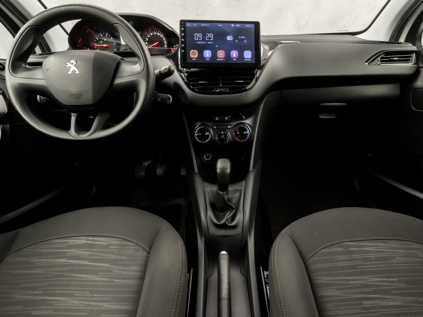 Peugeot 208 1.0 VTi Sport (SCHERM, BLUETOOTH, ELEK RAMEN, SPORTSTOELEN, CRUISE, NIEUWE APK, NIEUWSTAAT)