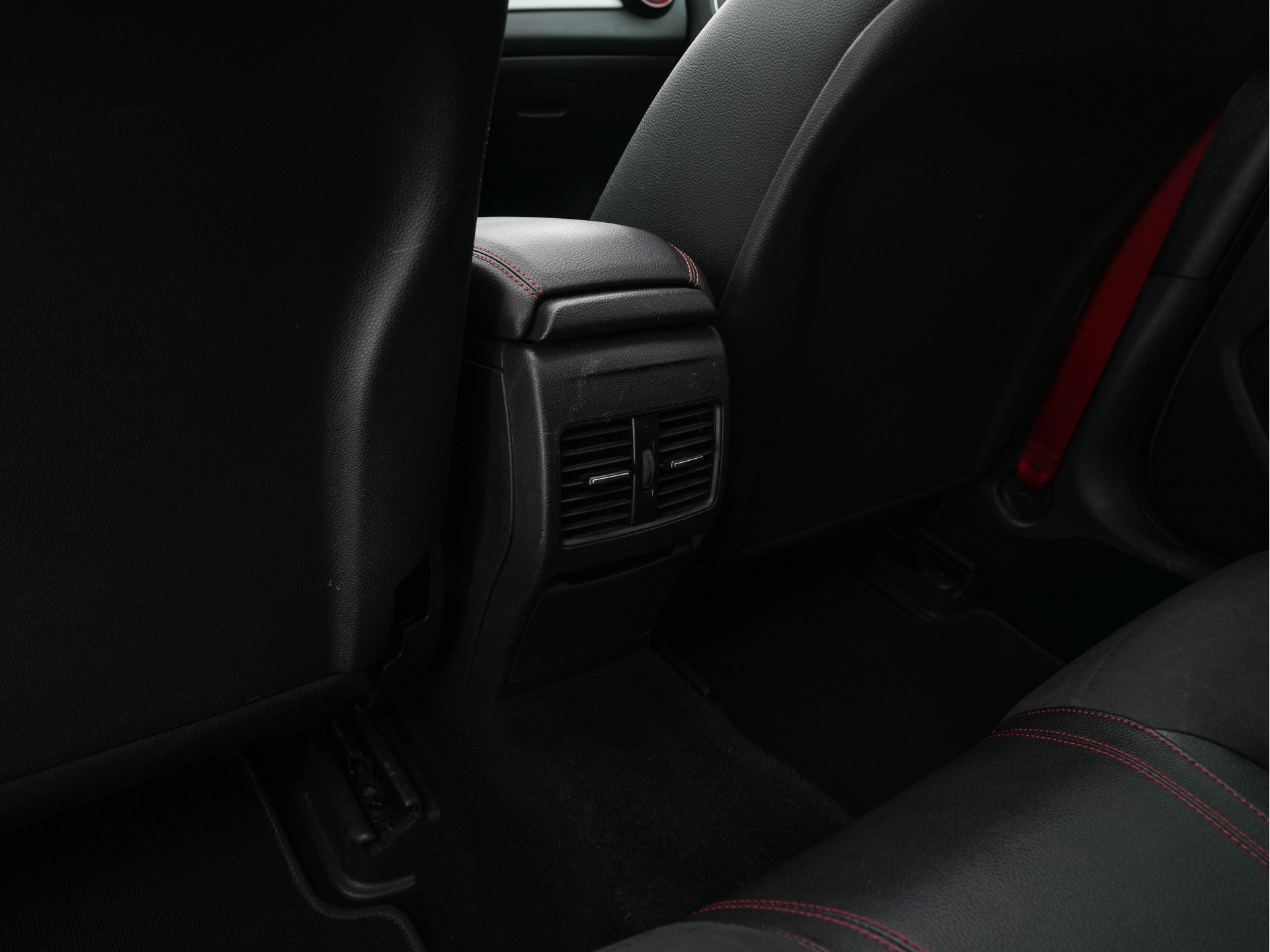 Mercedes-Benz GLA-klasse AMG 45 4MATIC *PANO | XENON | LEATHER-ALCANTARA | MEMORY-PACK | HARMAN/KARDON-AUDIO | KEYLESS |  CAMERA | SPORT-SEATS | HEATED-SEATS | NAVI-FULLMAP | SHIFT-PADDLES  | ECC | PDC | CRUISE | 20''ALU*