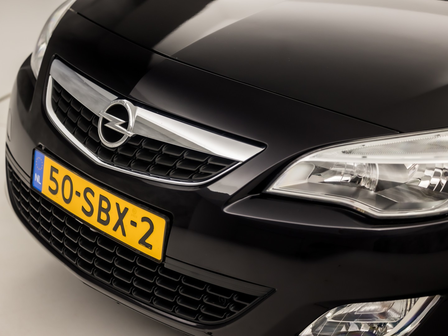 Opel Astra Sports Tourer 1.4 Turbo Sport (AIRCO, CRUISE, GETINT GLAS, SPORTSTOELEN, LM VELGEN, NIEUWE APK, NIEUWSTAAT)