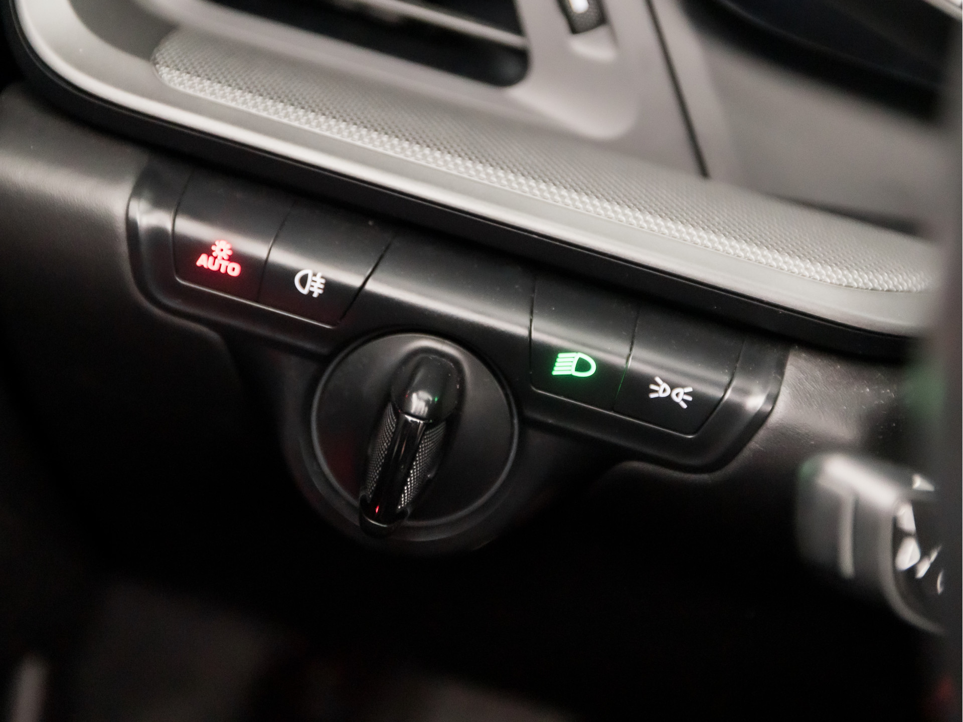 Porsche 911 Cabrio 3.0 Carrera 385Pk (SPORT CHRONO PAKKET, SPORTUITLAAT, BOSE AUDIO, LED MATRIX, APPLE CARPLAY, CAMERA, SFEERVERLICHTING, STOELVERWARMING, NIEUWSTAAT)