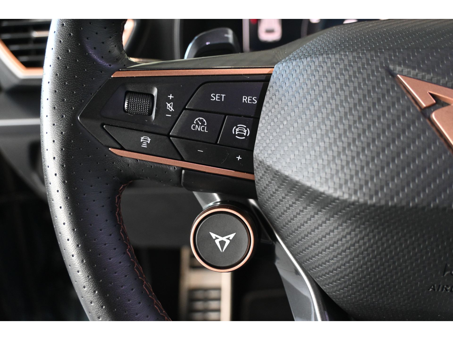 CUPRA Leon 1.5 TSI e-Hybrid Business PHEV EDGE Clima Adaptieve Cruise Matrix CarPlay Navigatie Lane Assist Stuurverwarming 100% Onderhouden! Inruil Mogelijk!