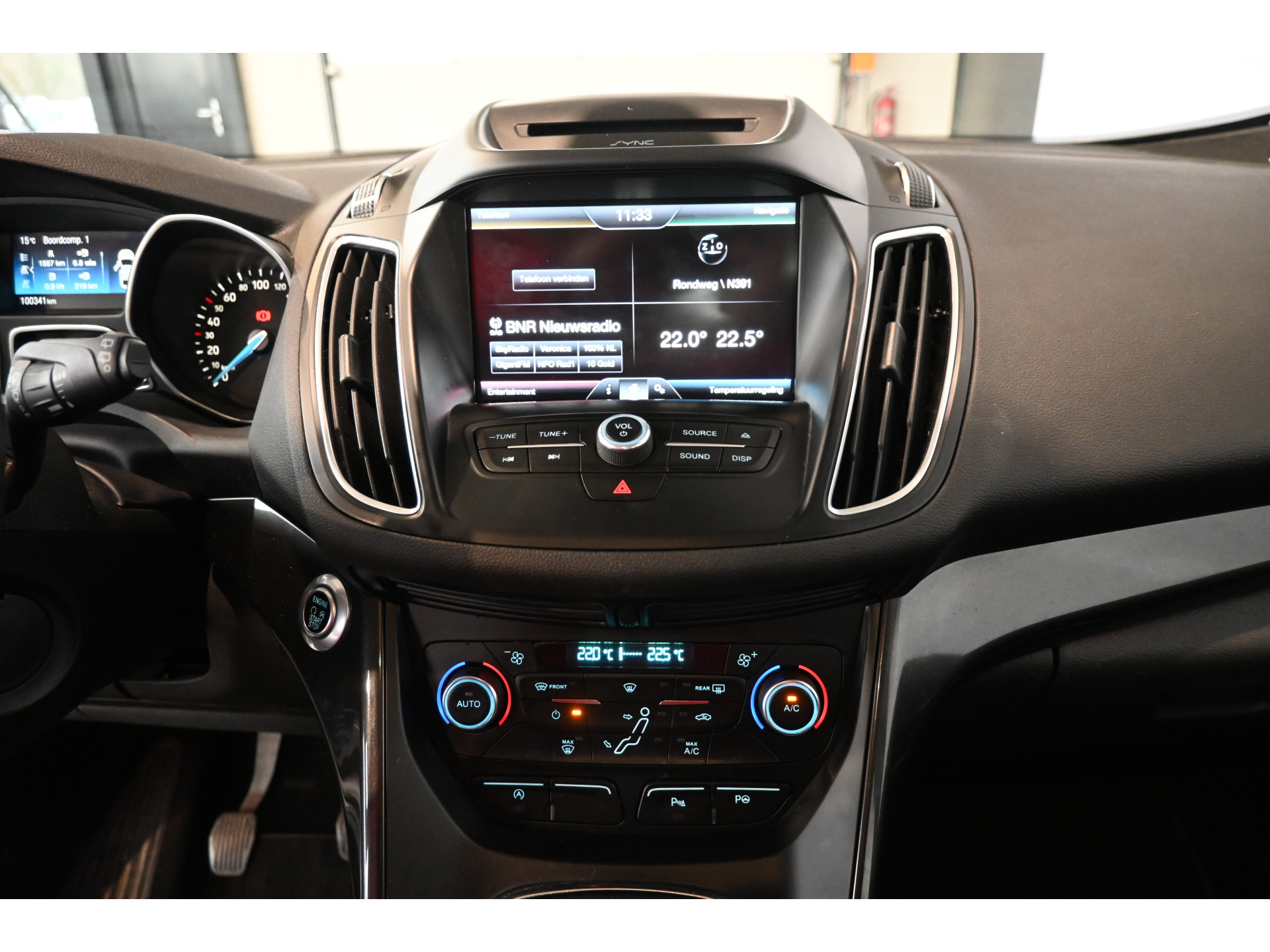 Ford C-Max 1.0 Titanium Clima Cruise control Navigatie Rijklaarprijs Inruil Mogelijk!