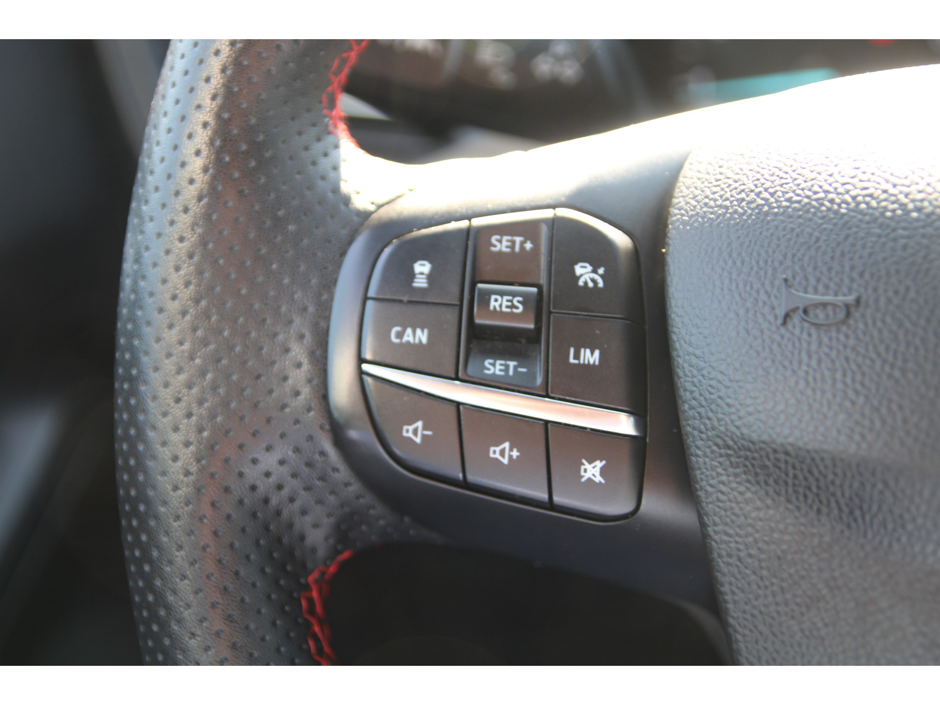 Ford Focus Wagon 1.0 EcoBoost 125 PK Hybrid ST Line WINTER PACK |  GROOT NAVIGATIE | CAMERA