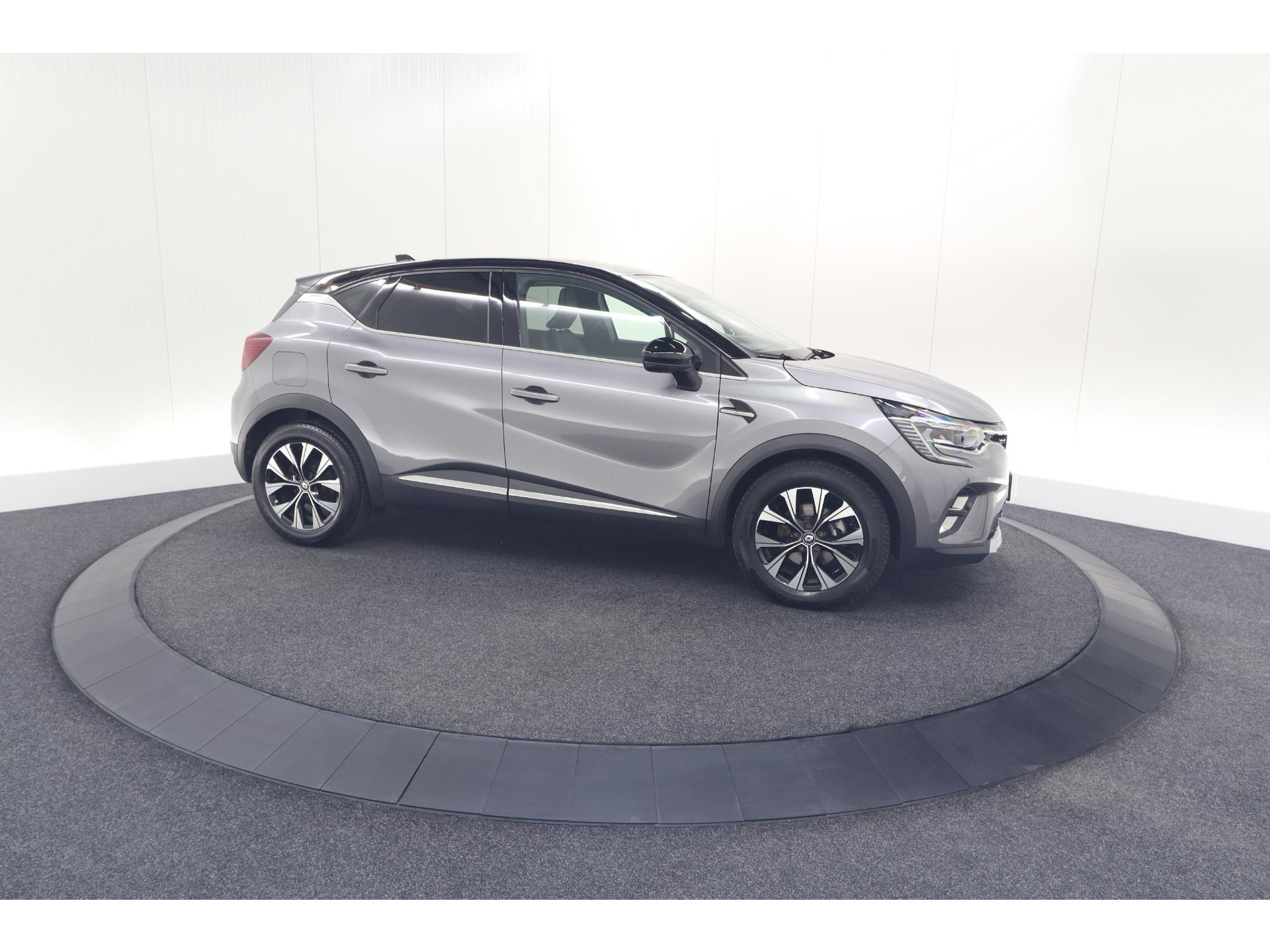 Renault Captur 1.6 E-Tech full hybrid 145 techno | Pack Full Screen | Camera | Navigatie | Allseason Banden