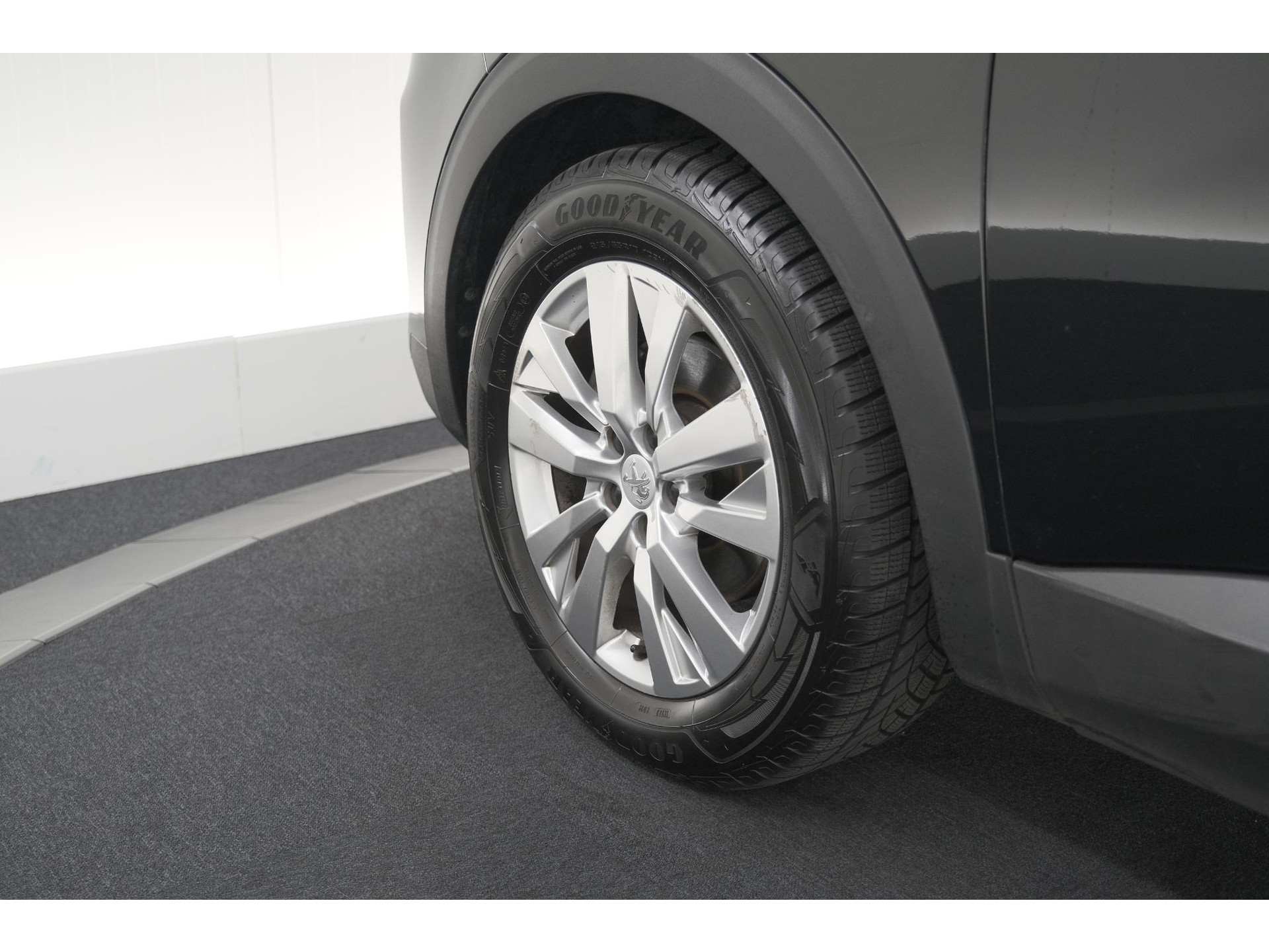Peugeot 5008 PureTech 130 EAT8 Active Pack Business | 7 Zitplaatsen | Camera | Navigatie | Apple Carplay | Parkeersensoren