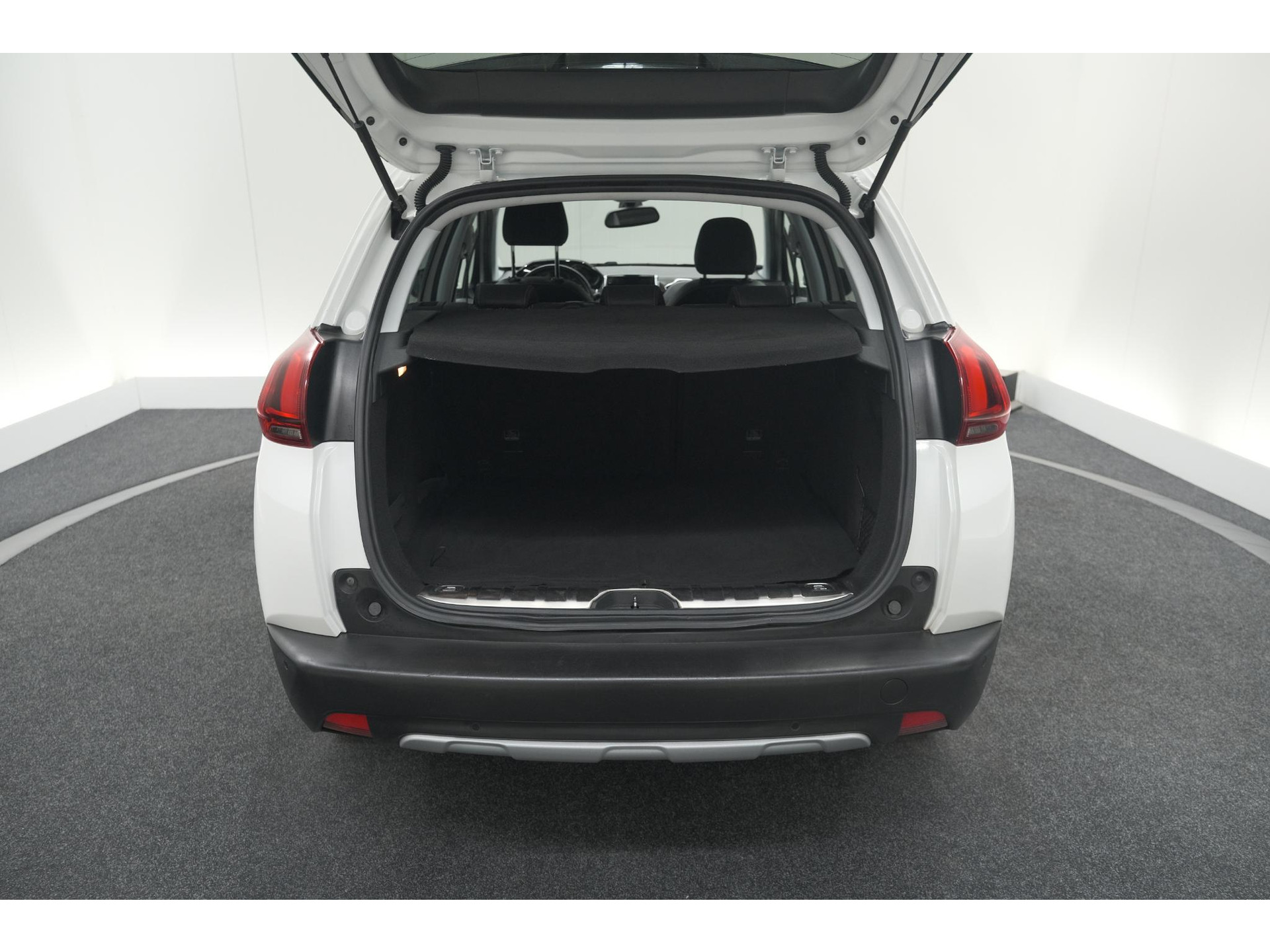 Peugeot 2008 PureTech 130 Allure | Camera | Apple Carplay | Parkeersensoren | Navigatie