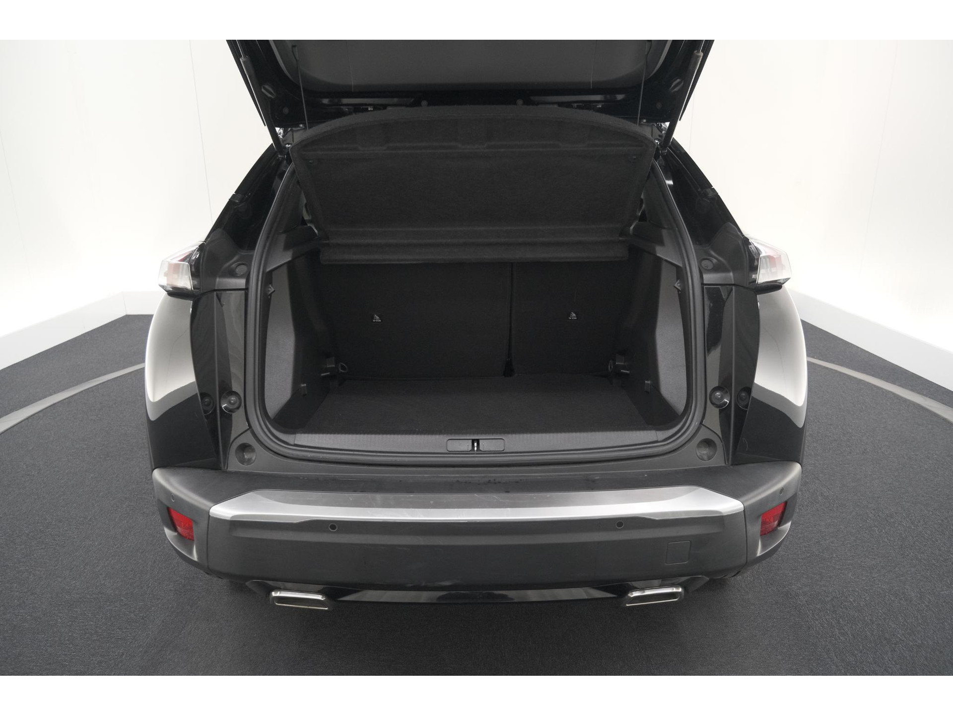 Peugeot 2008 PureTech 130 EAT8 Active Pack | Parkeersensoren | Apple CarPlay | Climate Control | Stoelverwarming