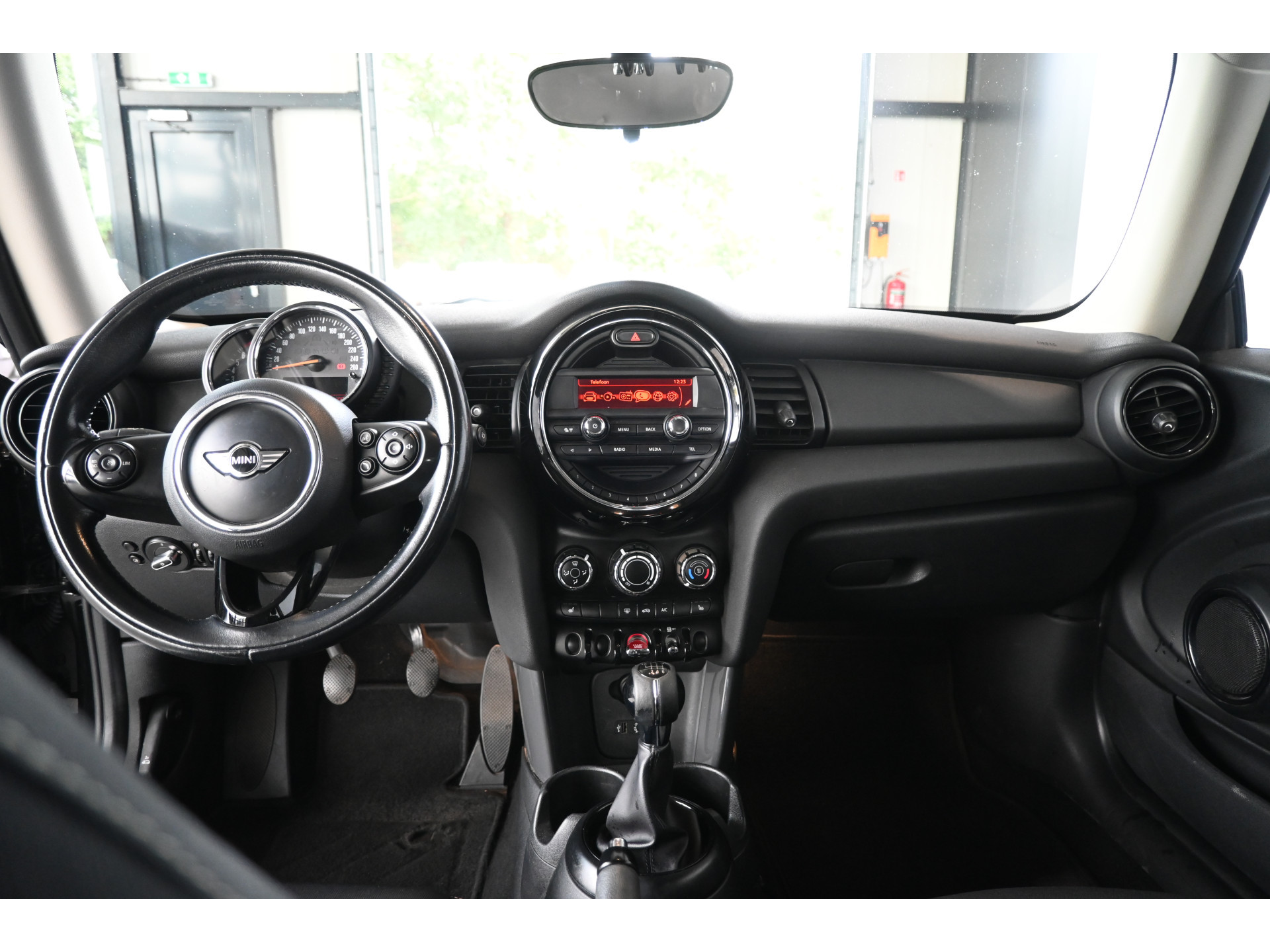 MINI 3-Deurs 1.2 One Business Airco Cruise Lichtmetaal PDC Stoelverwarming Rijklaarprijs! Inruil Mogelijk!