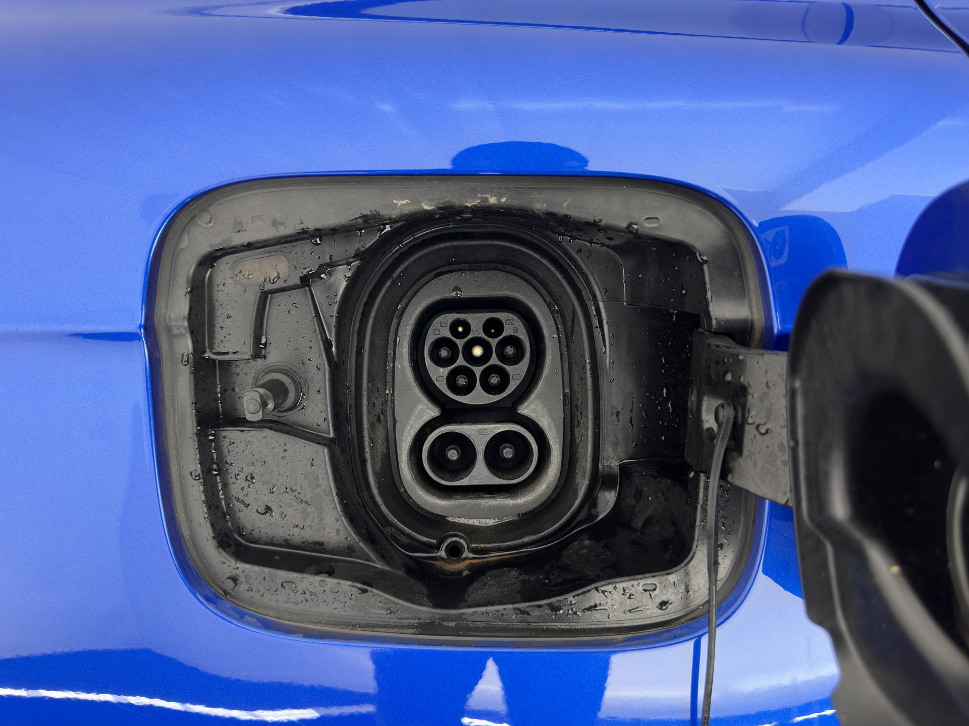 ŠKODA Enyaq iV 80 [ 3-Fase ] {SOH-88% } (INCL-BTW) *LEATHER-FABRIC | FULL-LED | DIGI-COCKPIT | CAMERA | KEYLESS | NAVI-FULLMAP | AMBIENT-LIGHT | ECC | HEATED-COMFORTSEATS | DAB+ | PDC | CRUISE | CARPLAY | TOWBAR | 19"ALU*