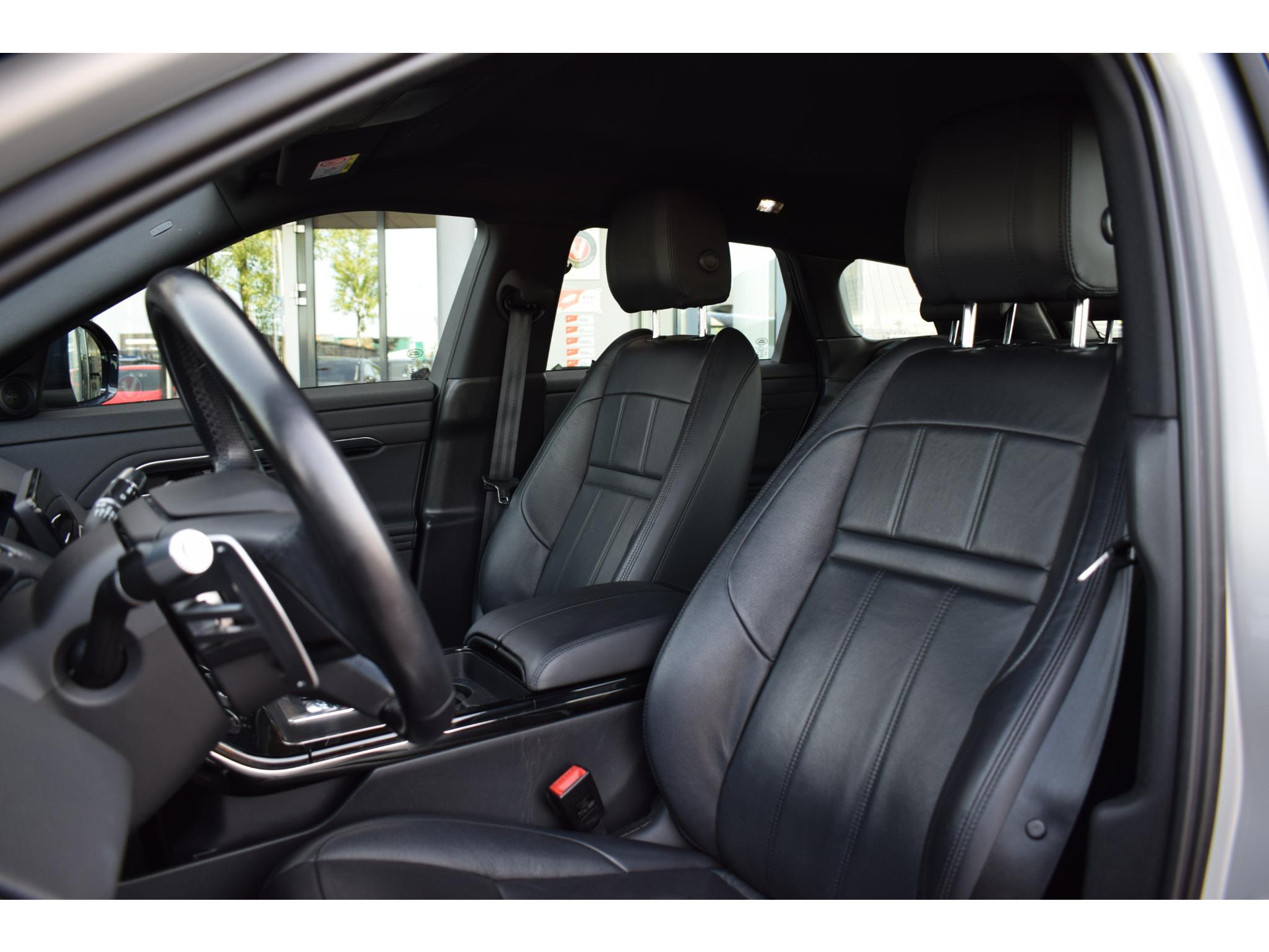 Land Rover Range Rover Evoque 1.5 P300e AWD SE | R-Dynamic | Trekhaak | Leer | Camera