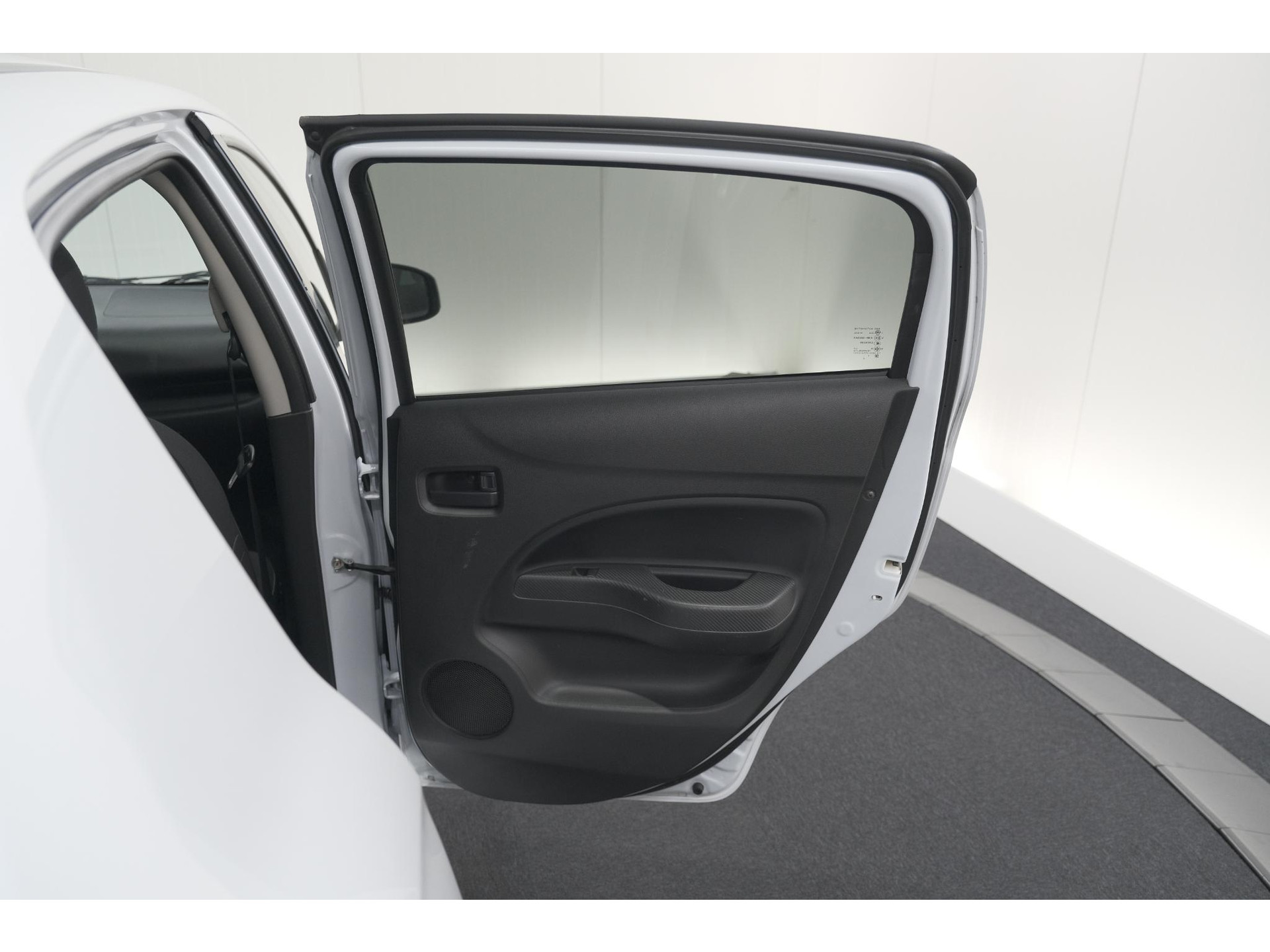 Mitsubishi Space Star 1.2 Intense | AUTOMAAT! | Apple Carplay | Allseason Banden | Climate Control