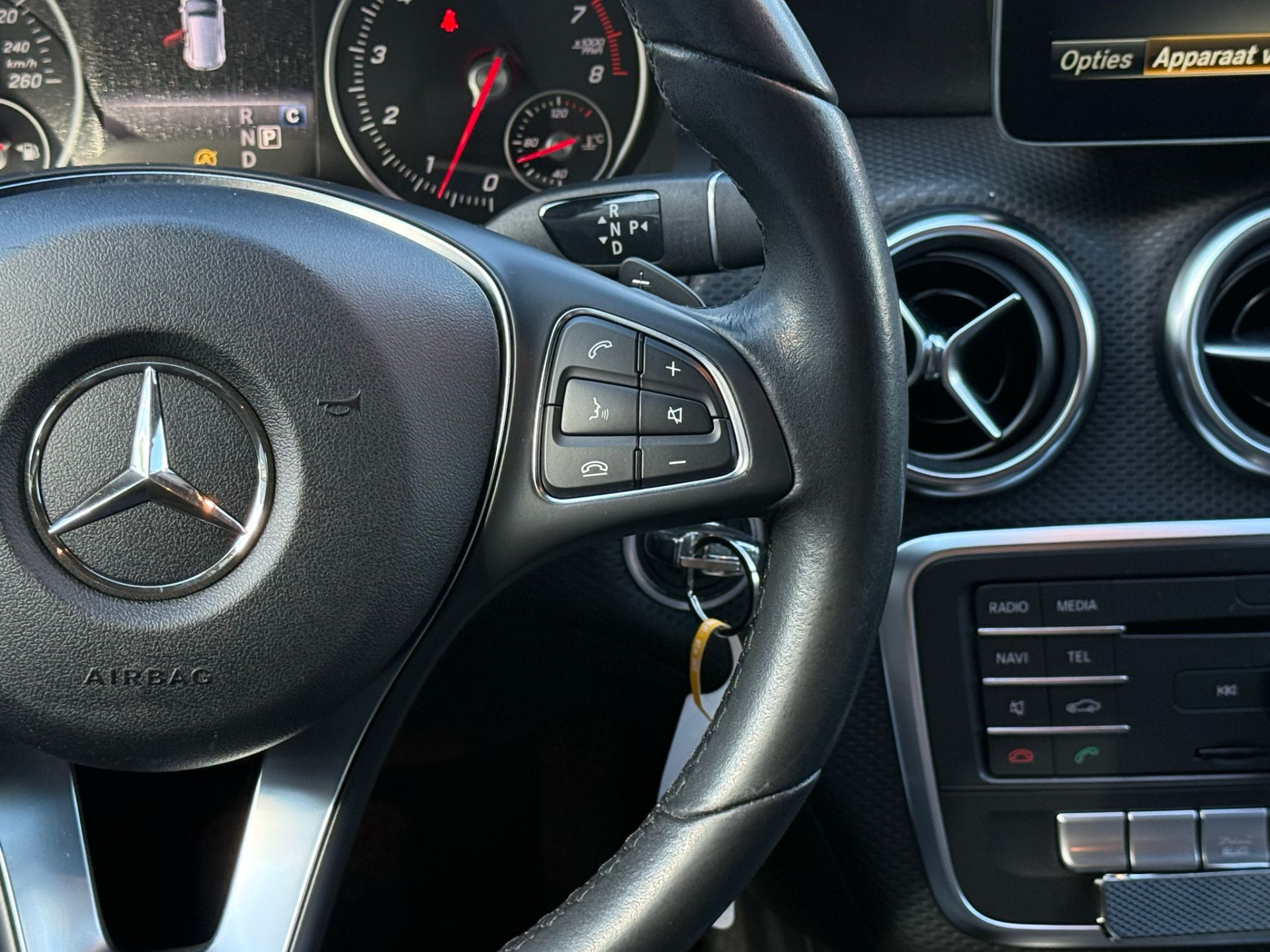 Mercedes-Benz A-klasse 160 Ambition | 2E EIGENAAR | 3/6/12MND GARANTIE | AUTOMAAT | LED | CRUISE | NAVI | AIRCO | BLUETOOTH | TREKHAAK |