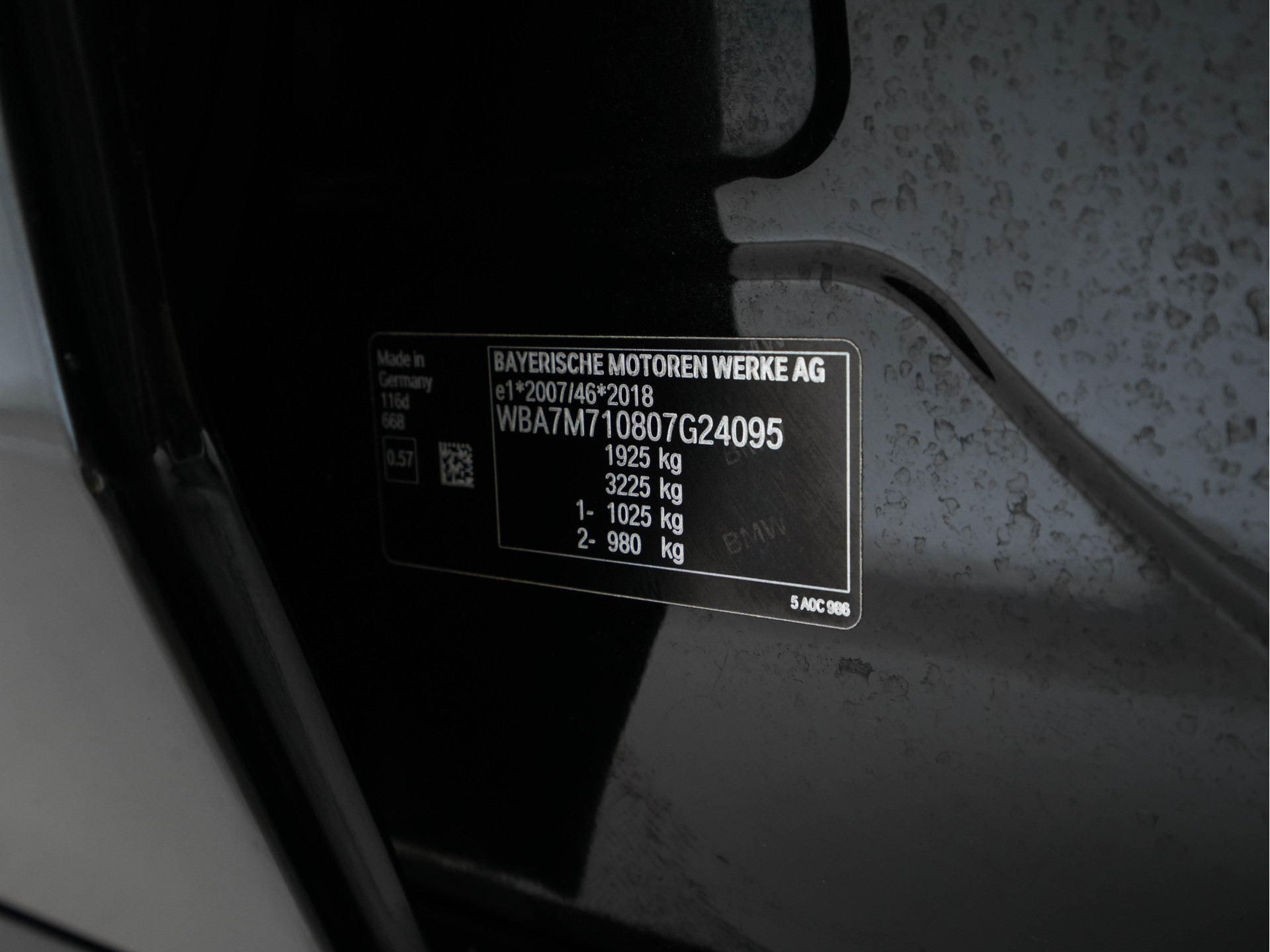 BMW 1-serie 116d Executive Edition Sport-Line (INCL-BTW) *DIGI-COCKPIT | FULL-LED | NAVI-FULLMAP | LEATHER-MICROFIBRE | AMBIENT-LIGHT | CARPLAY | CRUISE | KEYLESS | HEATED-SPORTSEATS | PRIVACY-GLASS | DAB | ECC | PDC | 17"ALU*