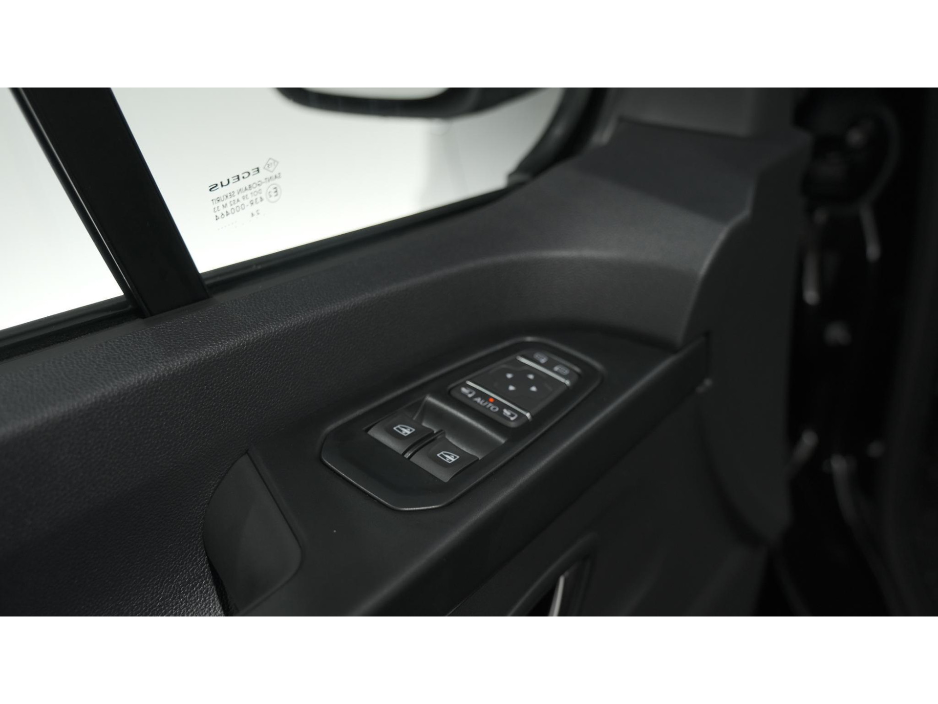 Renault Trafic 2.0 Blue dCi EDC 170 T29 L2H1 Extra DC | 6 Zitlplaatsen | Camera | Navigatie | Climate Control | Dubbele Cabine