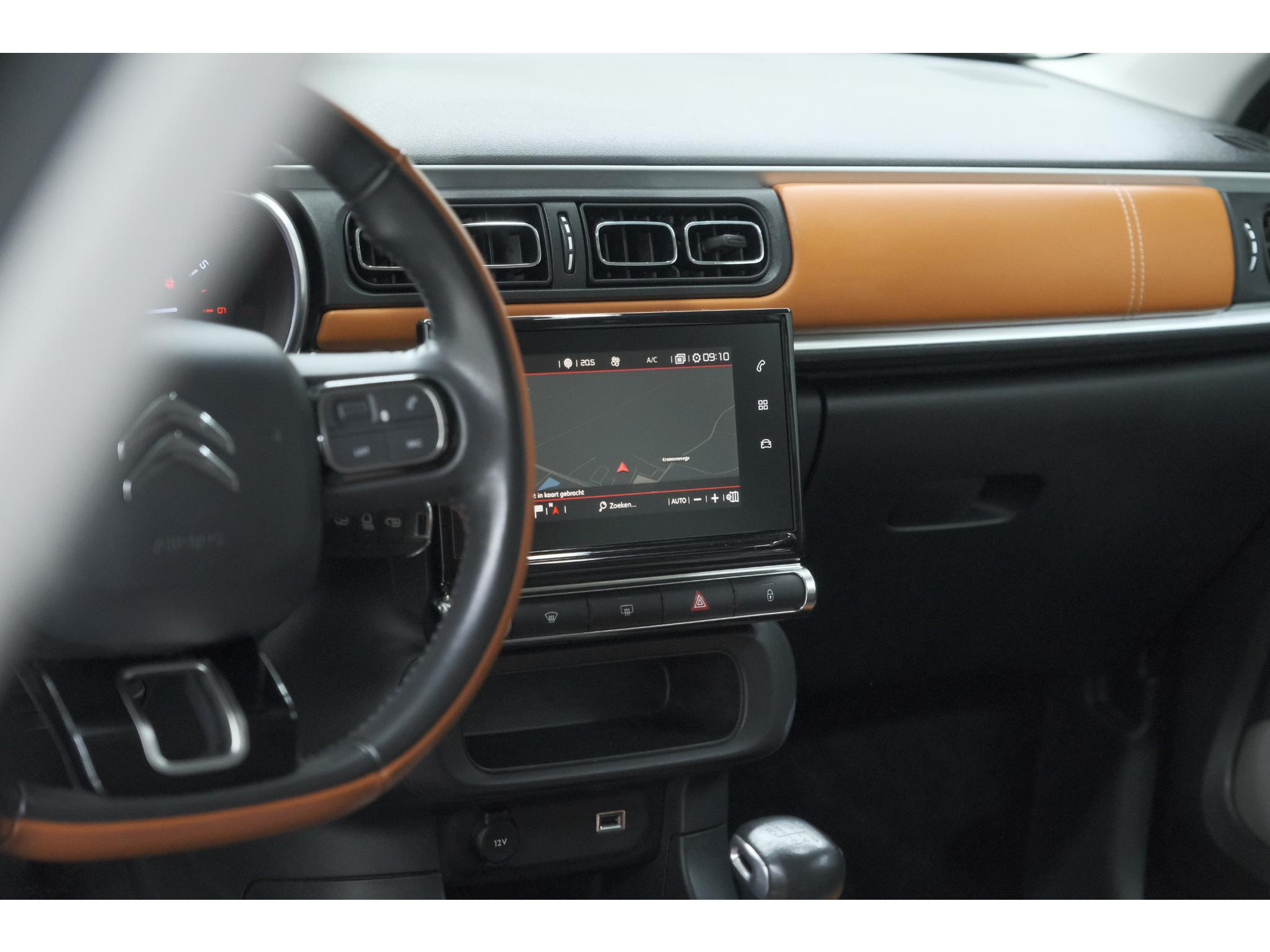 Citroen C3 PureTech 110 S&S Shine | Trekhaak | Parkeersensoren | Navigatie | Apple Carplay