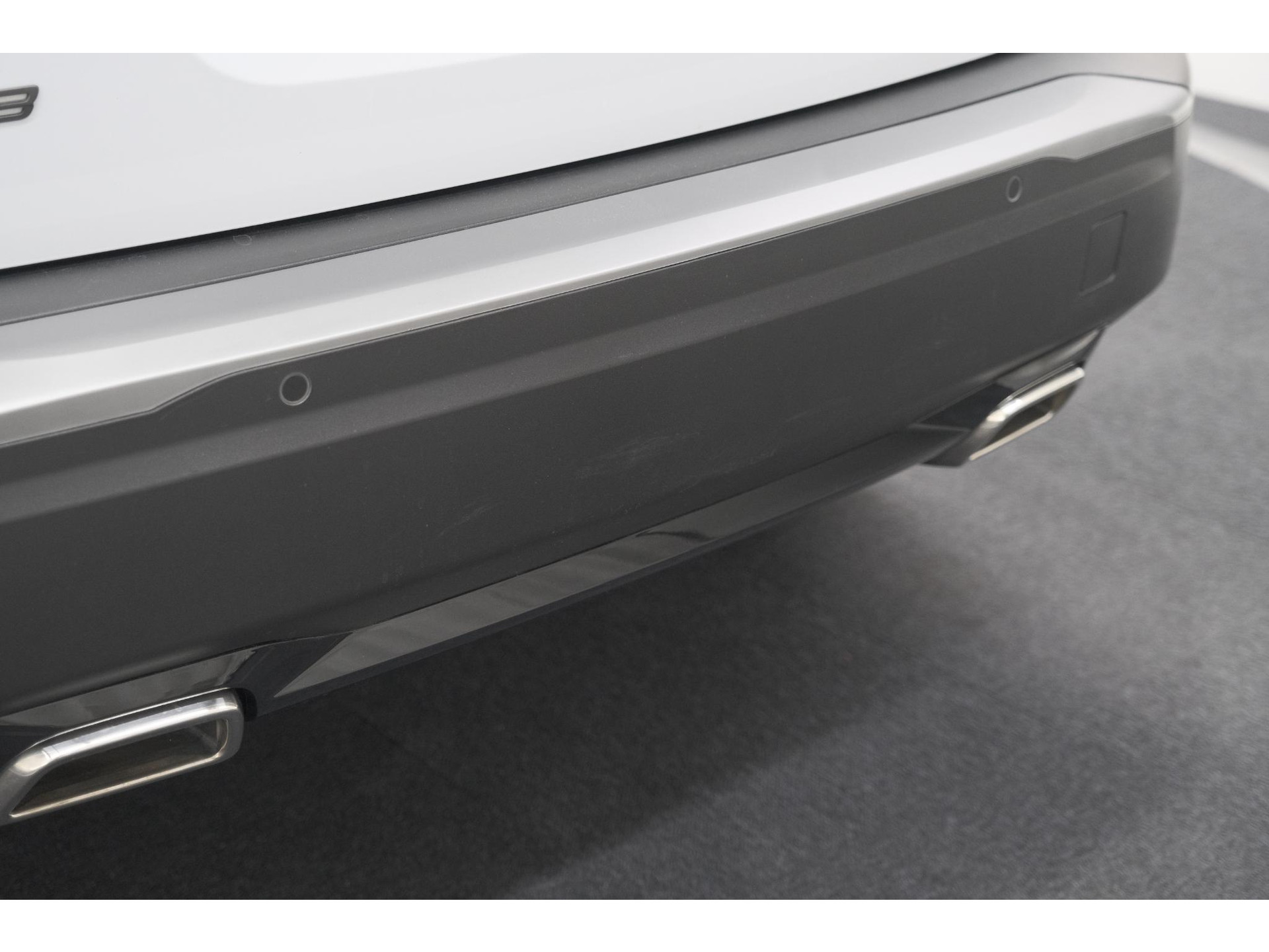 Peugeot 2008 PureTech 130 EAT8 Allure | Allseason banden | 360 Camera | Dodehoekdetectie | Apple Carplay | Stoelverwarming