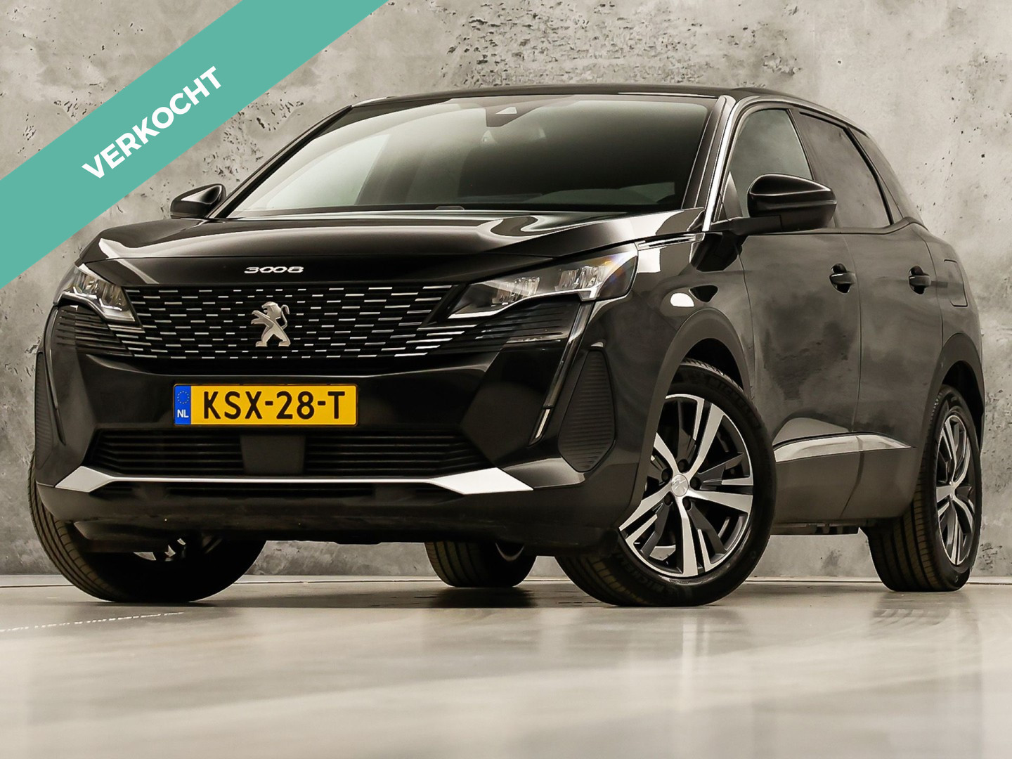 Peugeot 3008 1.6 HYbrid 225 Allure Sport 225Pk Automaat (APPLE CARPLAY, GROOT NAVI, 360 CAMERA, KEYLESS, SPORTSTOELEN, LEDER, GETINT GLAS, ZWART HEMEL, NIEUWSTAAT)