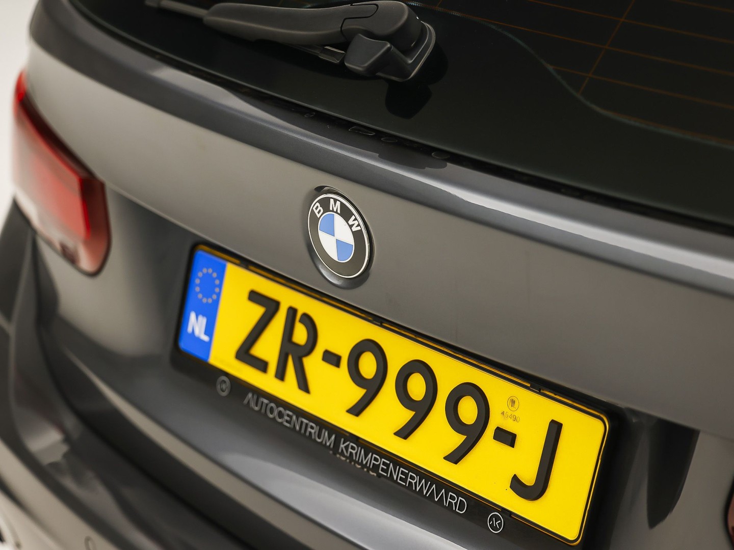 BMW 3 Serie 318i M Sport Automaat (PANORAMADAK, M PAKKET, GROOT NAVI, CAMERA, DEALER ONDERHOUDEN, COGNAC LEDER, SPORTSTOELEN, STOELVERWARMING, VIRTUAL COCKPIT, NIEUWSTAAT)