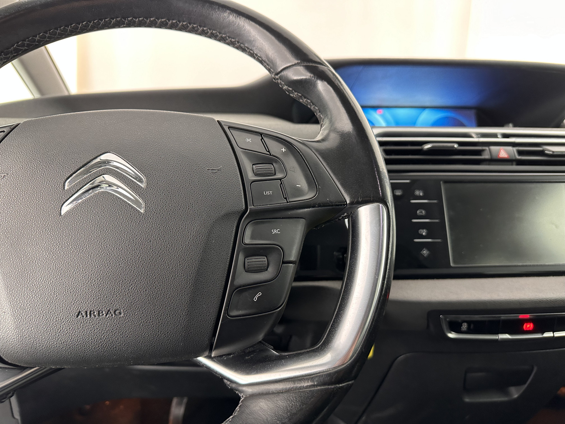 Citroën Grand C4 Picasso 1.6 BlueHDi Shine [ 7-Pers ] *NAVI-FULLMAP | DIGI-COCKPIT | CAMERA | COMFORT-SEATS | KEYLESS | ECC | TOWBAR | PDC | CRUISE | PRIVACY-GLASS | 17''ALU*