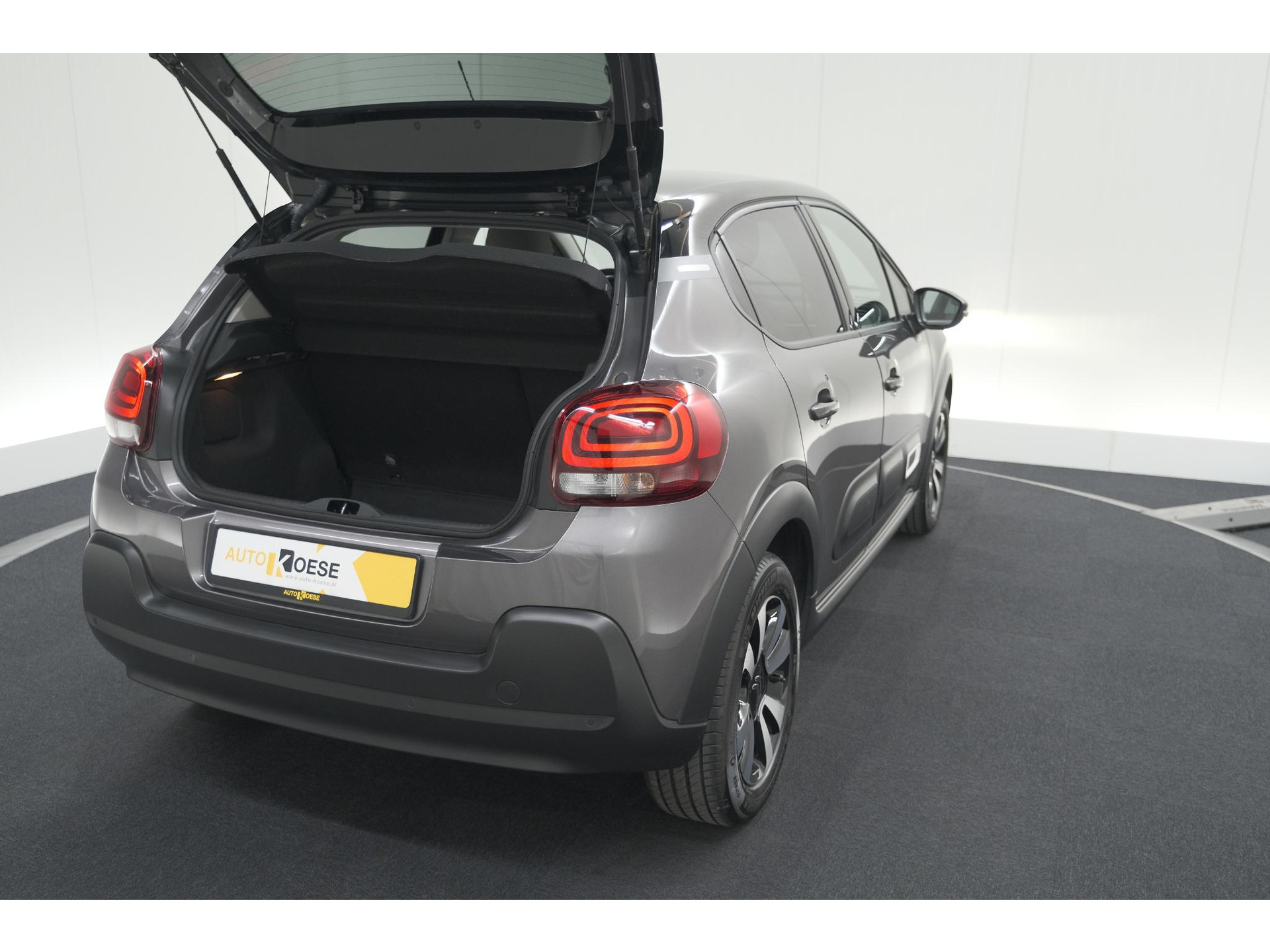 Citroen C3 PureTech 82 Feel Edition | Apple Carplay | Parkeersensoren | Navigatie | Climate Control | 16 Inch Velgen