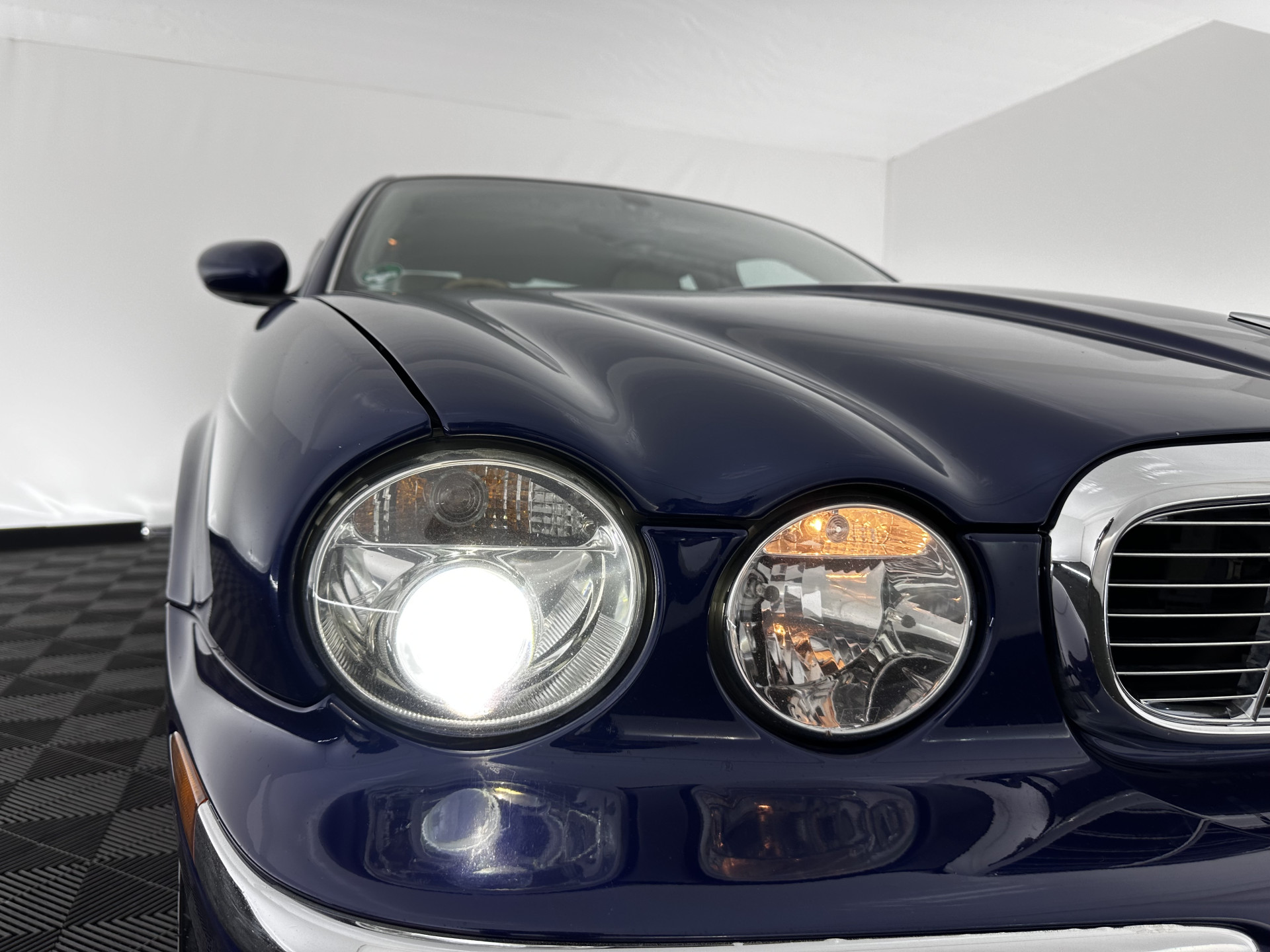 Jaguar XJ 3.5 V8 Executive [ Right-Hand-Drive ] Aut. *LEATHER | BI-XENON | ECC | WOODEN-INLAY | HEATED-COMFORTSEATS | MEMORY-PACK | JAGUAR-AUDIO | PDC | CRUISE | 18"ALU*