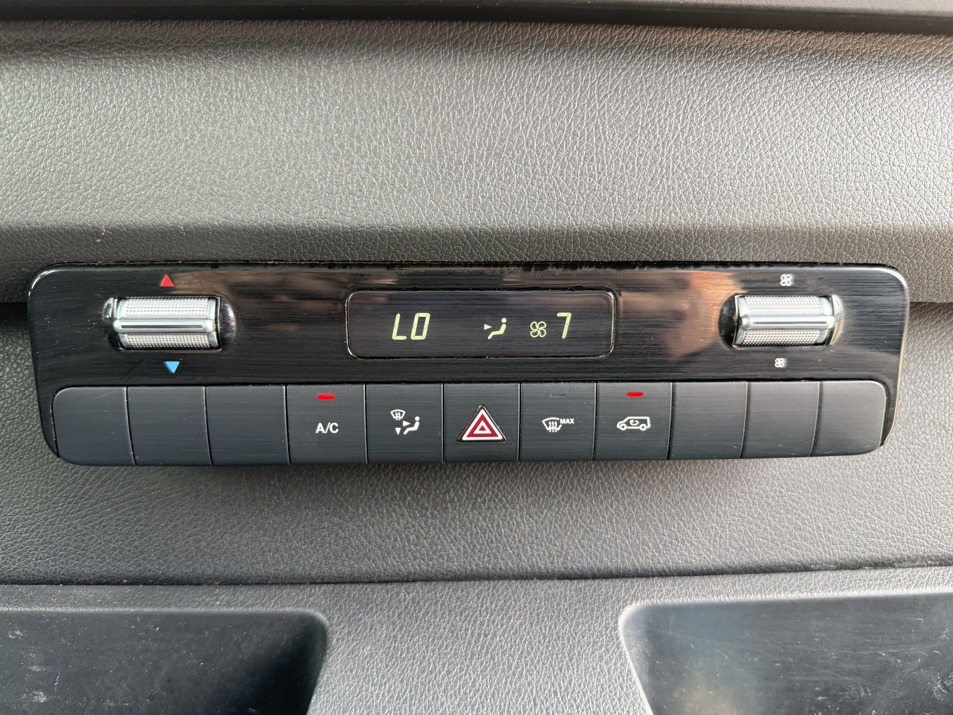 Mercedes-Benz eSprinter eSprinter L2H2 55 kWh L2H2 Elektrisch 168km WLTP 94% (SOH) Snelladen Laadkabel Climate Control Stoelverwarming