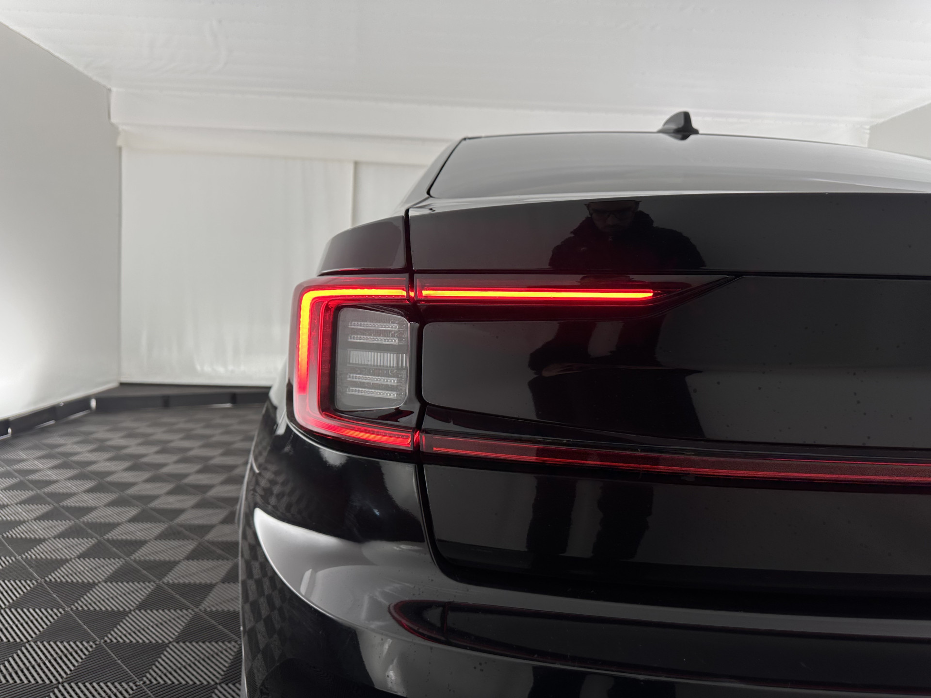 Polestar 2 Long Range Dual Motor Launch Edition 78kWh (3-Fase-11kW) {SOH-88%} Aut.*PANO | NAVI-FULLMAP | FULL-LED | ADAPTIVE-CRUISE | BLINDSPOT | TOPVIEW | KEYLESS | LANE-ASSIST | DIGI-COCKPIT | CARPLAY | DAB+ | HEATED-SPORTSEATS | CAMERA | MEMORY-PACK |