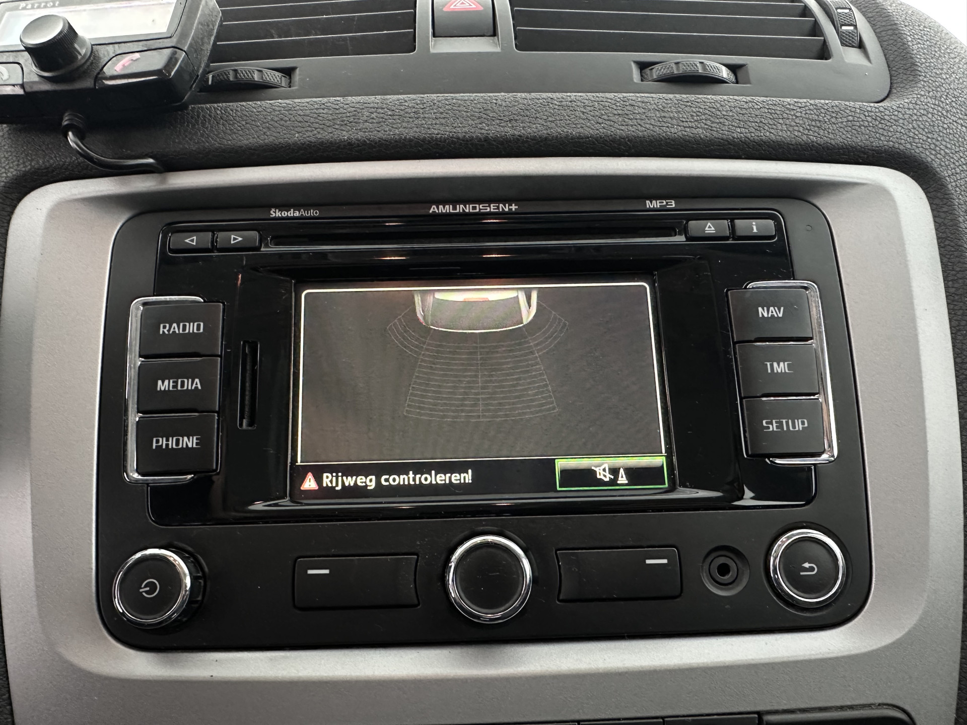 ŠKODA Octavia Combi 1.6 TDI Ambition Business Line Aut. *NAVI-FULLMAP | AIRCO | CRUISE | AMUNDSEN-AUDIO | PDC | COMFORT-SEATS | TOWBAR | 15''ALU*