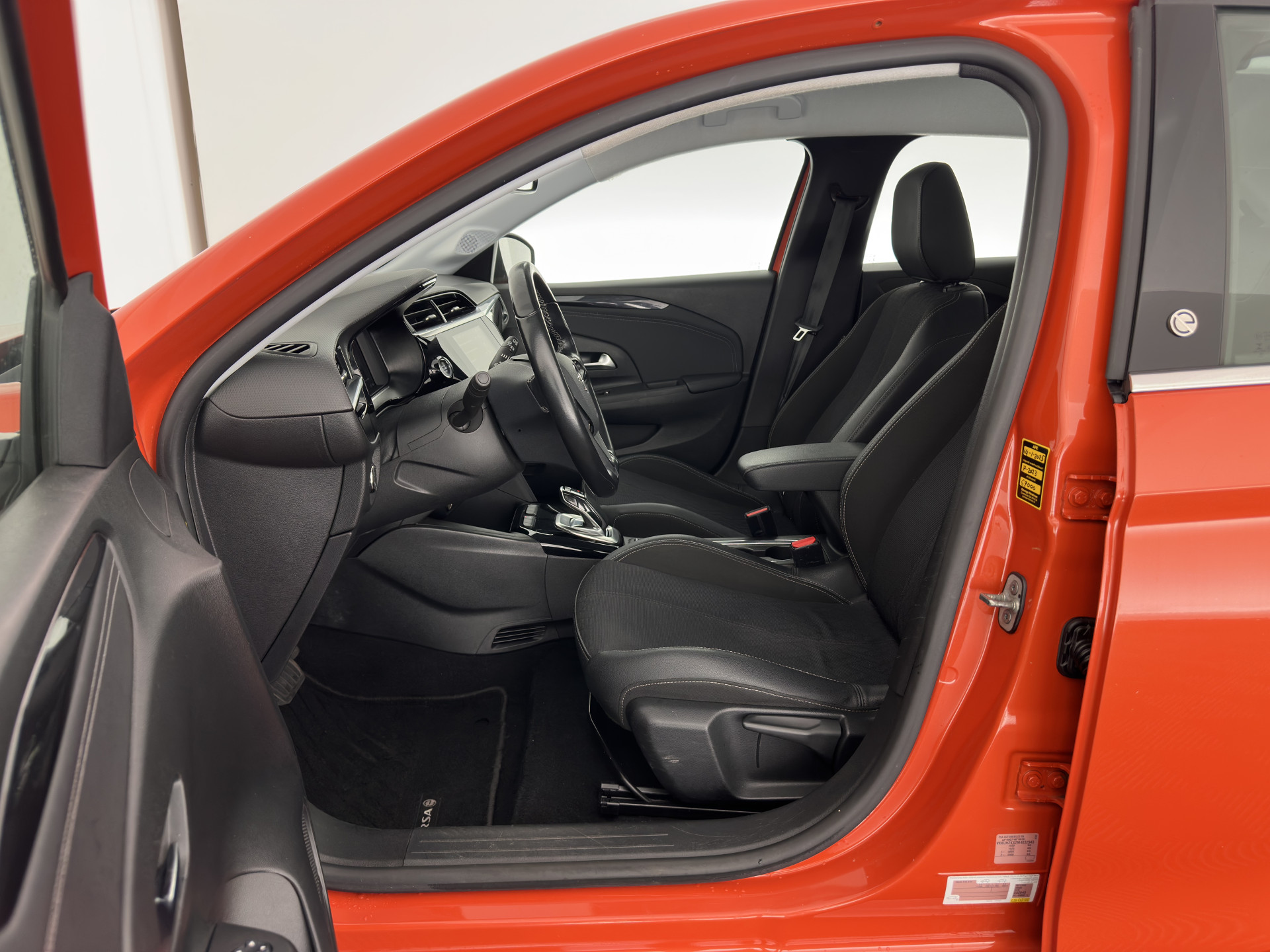 Opel Corsa-e Elegance 50 kWh [3-FASE] {SOH-90%} (INCL-BTW) Aut.*FULL-LED | DIGI-COCKPIT | LEATHER-MICROFIBRE | CARPLAY | CAMERA | ECC | KEYLESS | CRUISE | DAB | 16'' ALU*