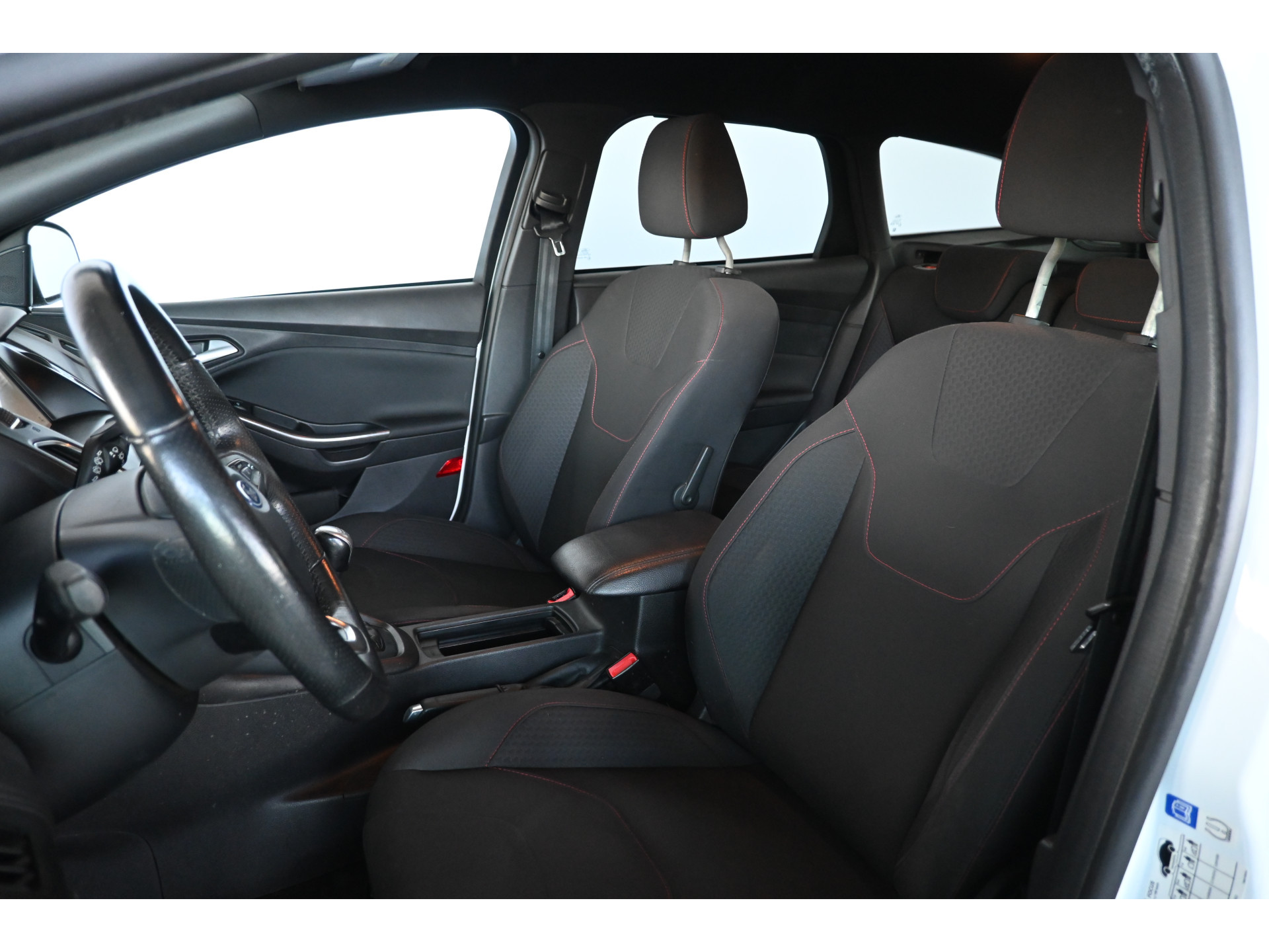 Ford Focus Wagon 1.5 ST-Line Clima Navigatie Cruise Control Trekhaak Rijklaarprijs Inruil Mogelijk!