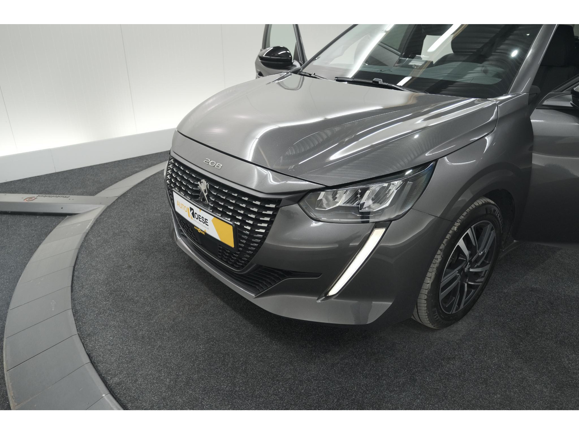 Peugeot 208 PureTech 100 EAT8 Allure Pack | Camera | Apple Carplay | Parkeersensoren | Stoelverwarming
