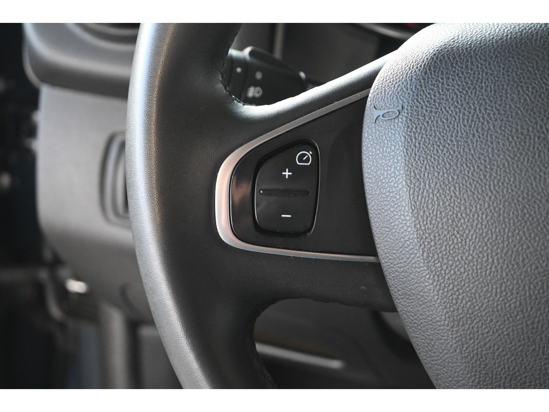 Renault Clio 1.5 dCi Limited Airco LED Navigatie Goed Onderhouden! Rijklaarprijs! Inruil Mogelijk!