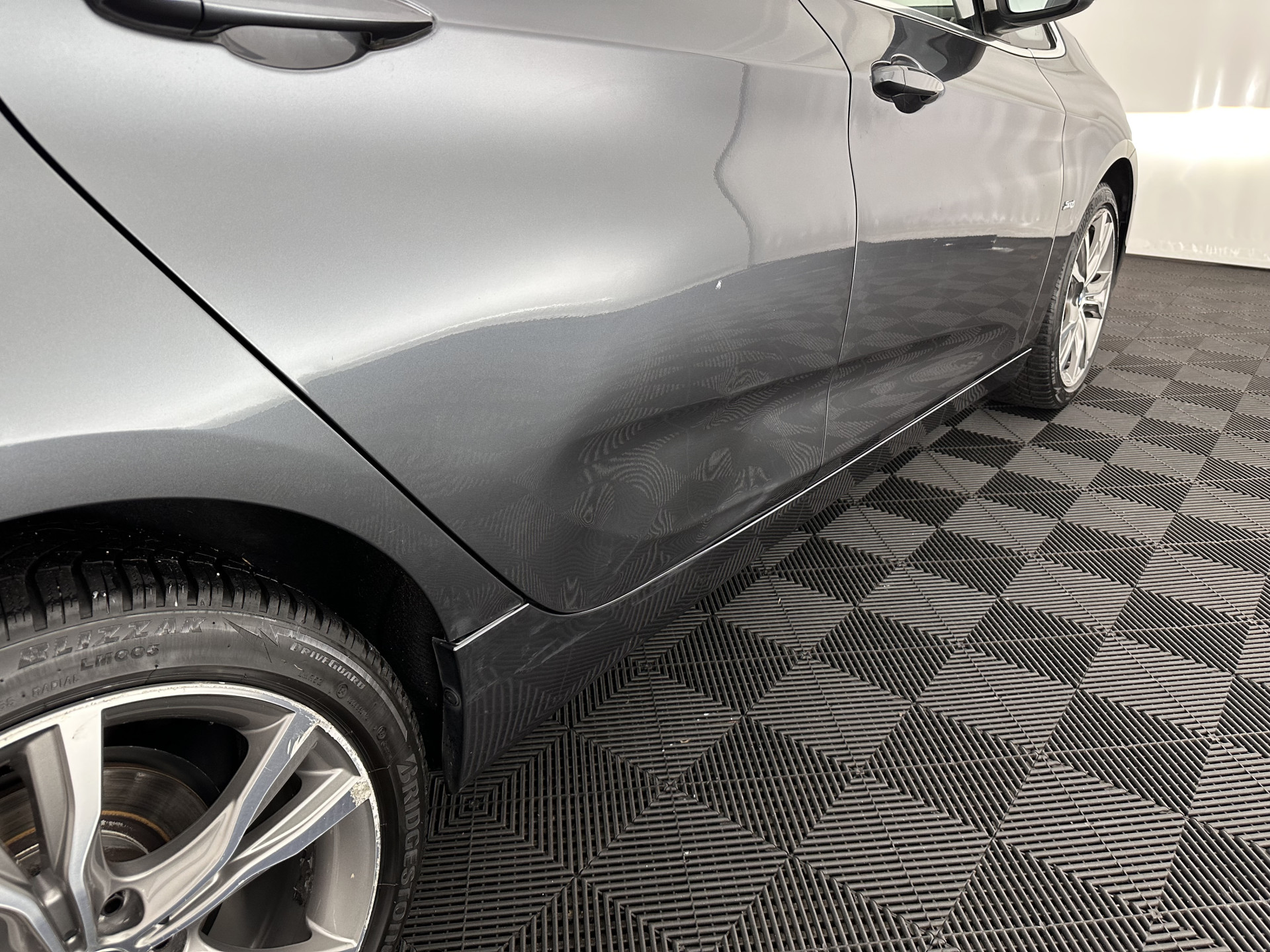 BMW 2-serie Active Tourer 216d Sportline Corporate Lease High Executive Aut. *LEATHER | FULL-LED | HEATED-SPORTSEATS | NAVI-FULLMAP | ECC | HEAD-UP | PDC | CRUISE | 18''ALU*