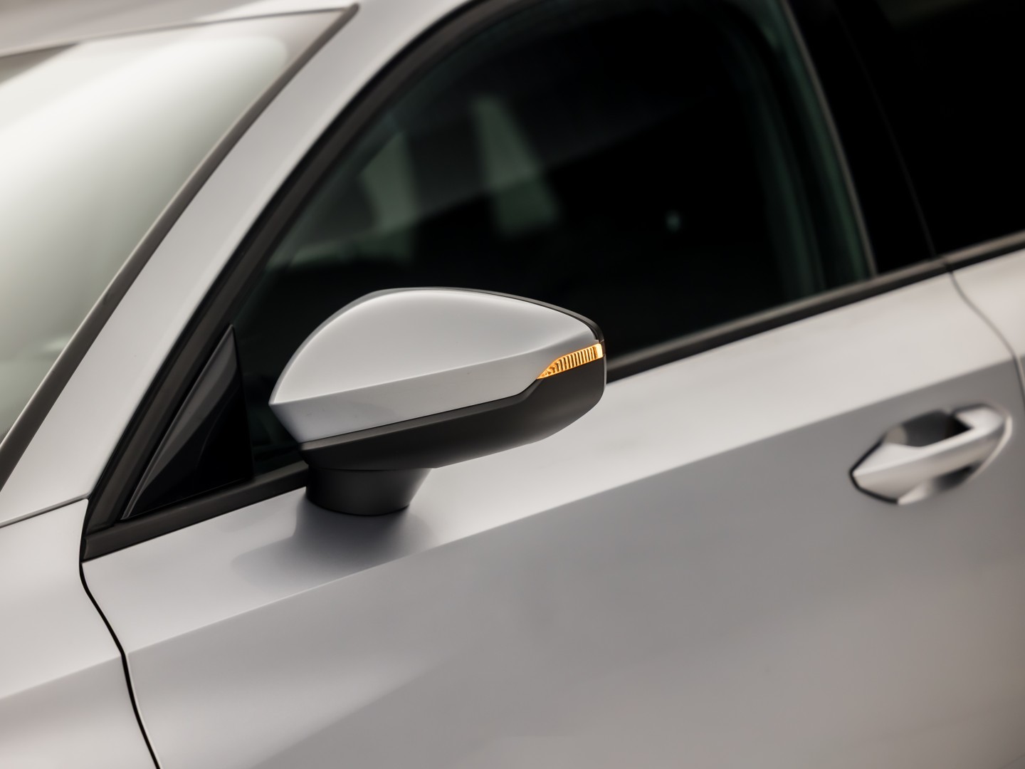Audi A3 Sportback 30 TFSI Sport (APPLE CARPLAY, GROOT NAVI, CAMERA, ELEK STOEL, ADAPTIVE CRUISE, STOELVERWARMING, SPORTSTOELEN, GETINT GLAS, KEYLESS START, NIEUWSTAAT)