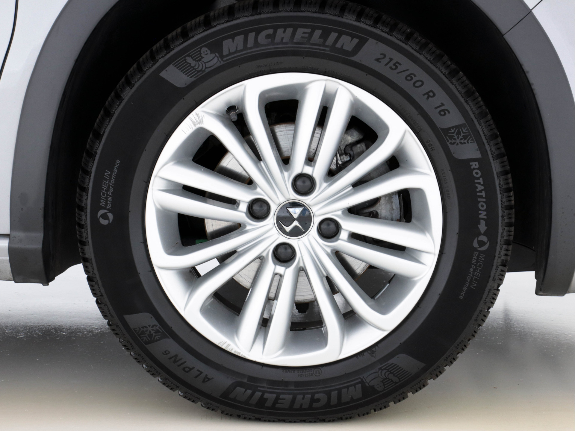 DS 4 Crossback 1.6 BlueHDi Business-Pack Aut. *NAVI-FULLMAP | FULL-LED | LEATHER-MICROFIBRE | DAB+ | ECC | PDC | CRUISE | KEYLESS | PRIVACY-GLASS | SPORT-SEATS | TOWBAR | 16"ALU*