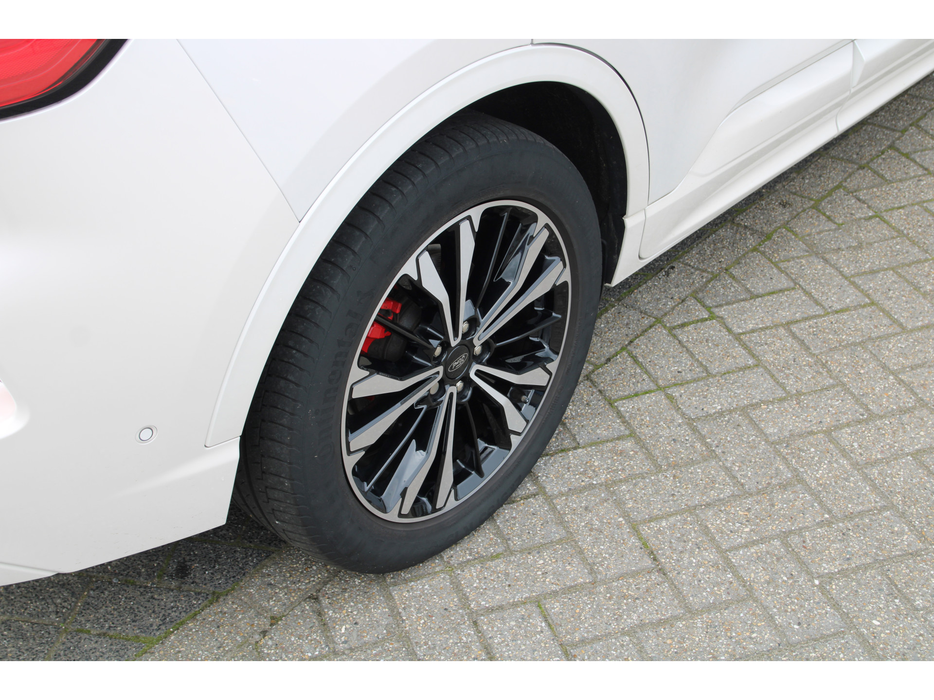 Ford Kuga 2.5 PHEV 225 PK AUTOMAAT ST-Line X TREKHAAK | PANORAMADAK | 19-INCH
